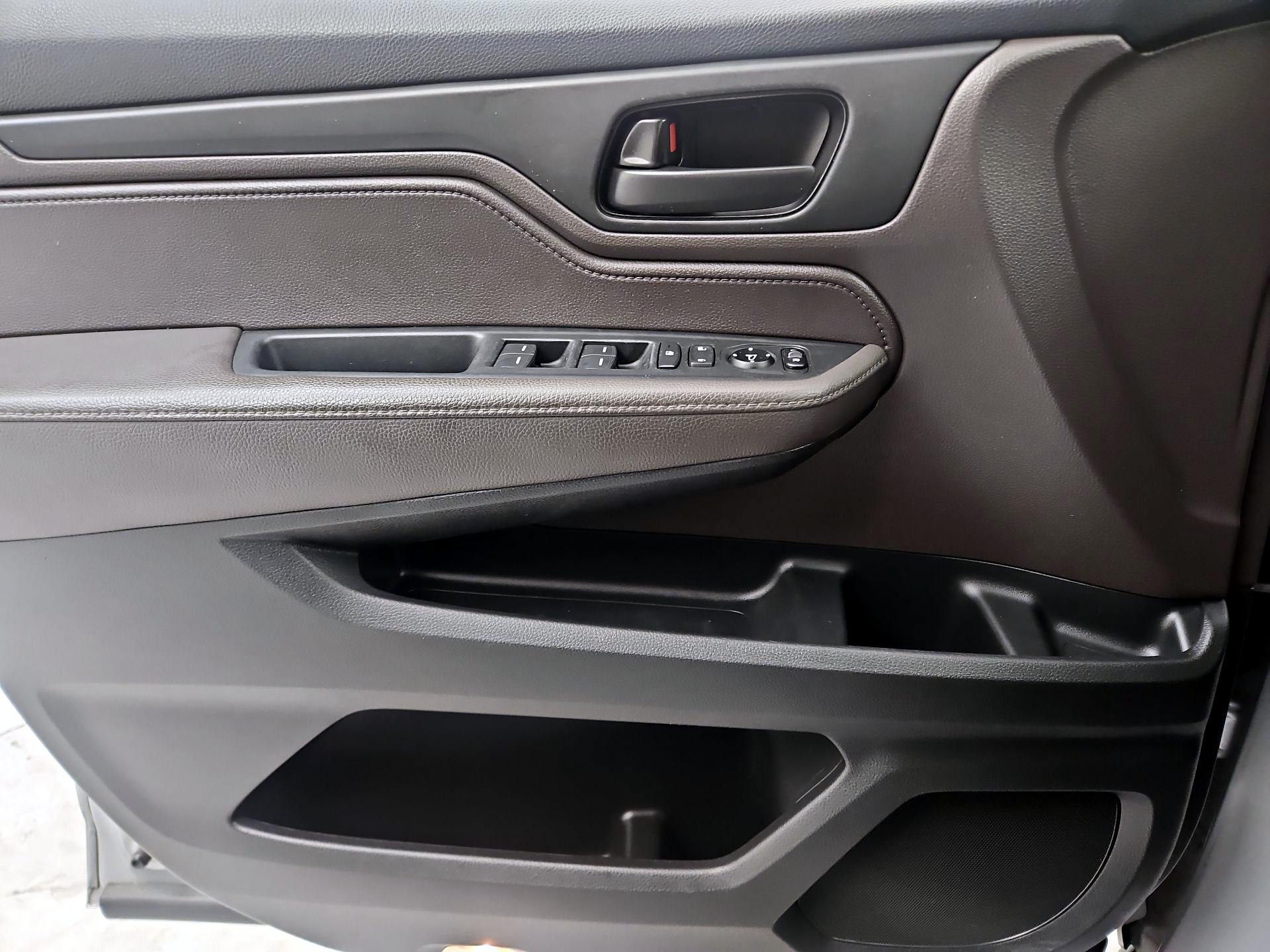 Thumbnail: 2018 Honda Odyssey - 12