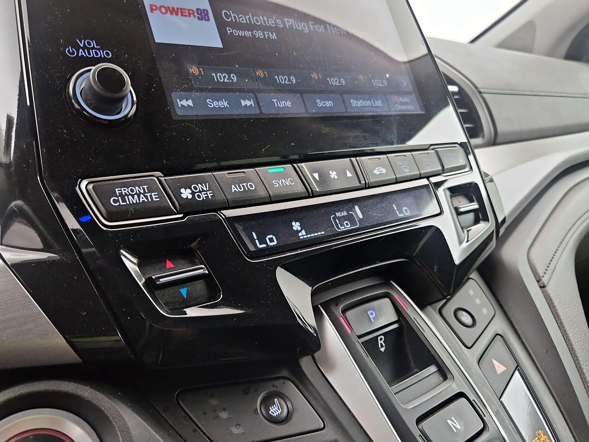 Thumbnail: 2018 Honda Odyssey - 16