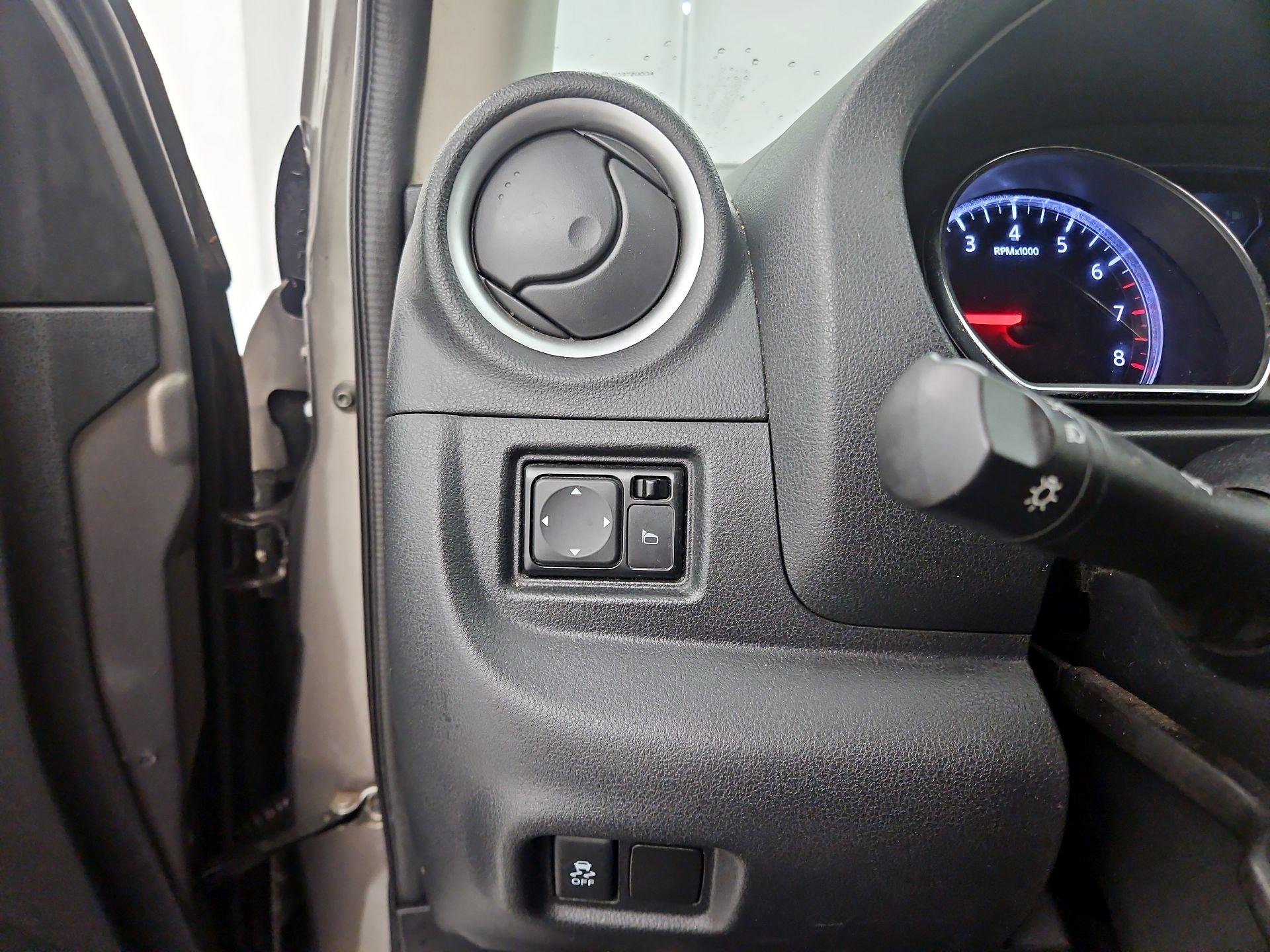 Thumbnail: 2016 Nissan Versa - 11