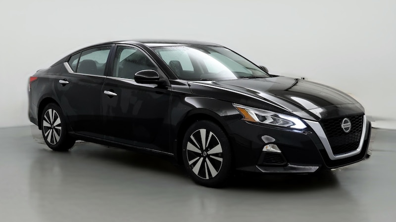 2021 Nissan Altima SV Hero Image