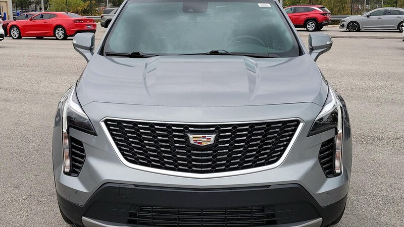 2023 Cadillac XT4 Premium Luxury 2