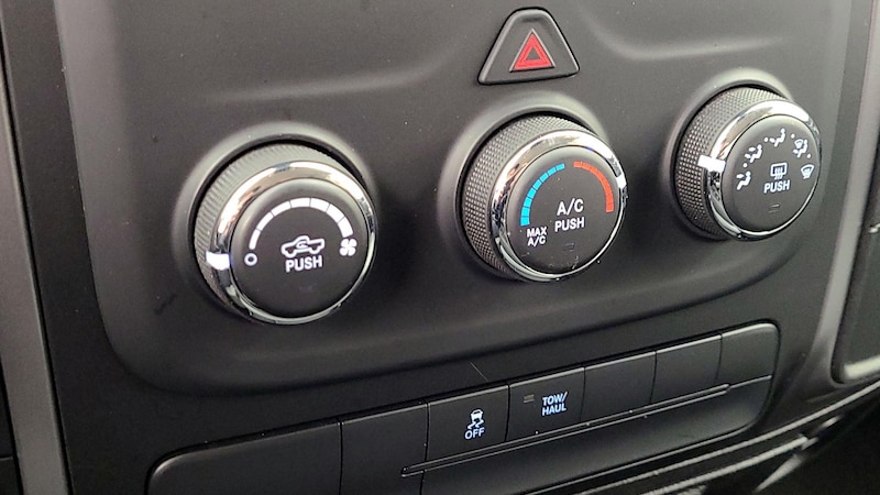 2022 RAM 1500 Classic SLT 16