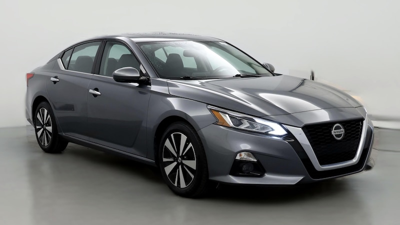 2020 Nissan Altima SV Hero Image