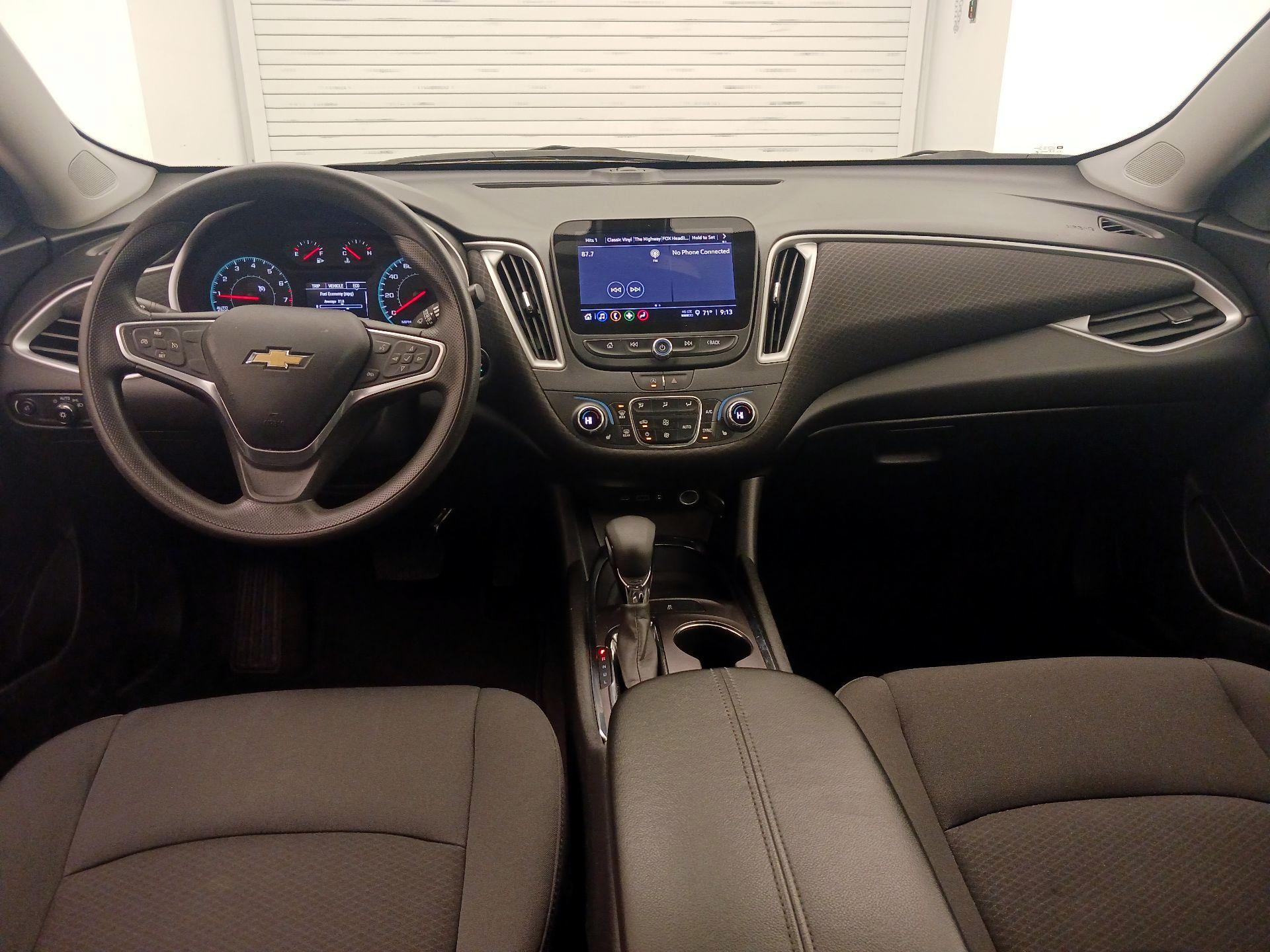 Thumbnail: 2022 Chevrolet Malibu - 9