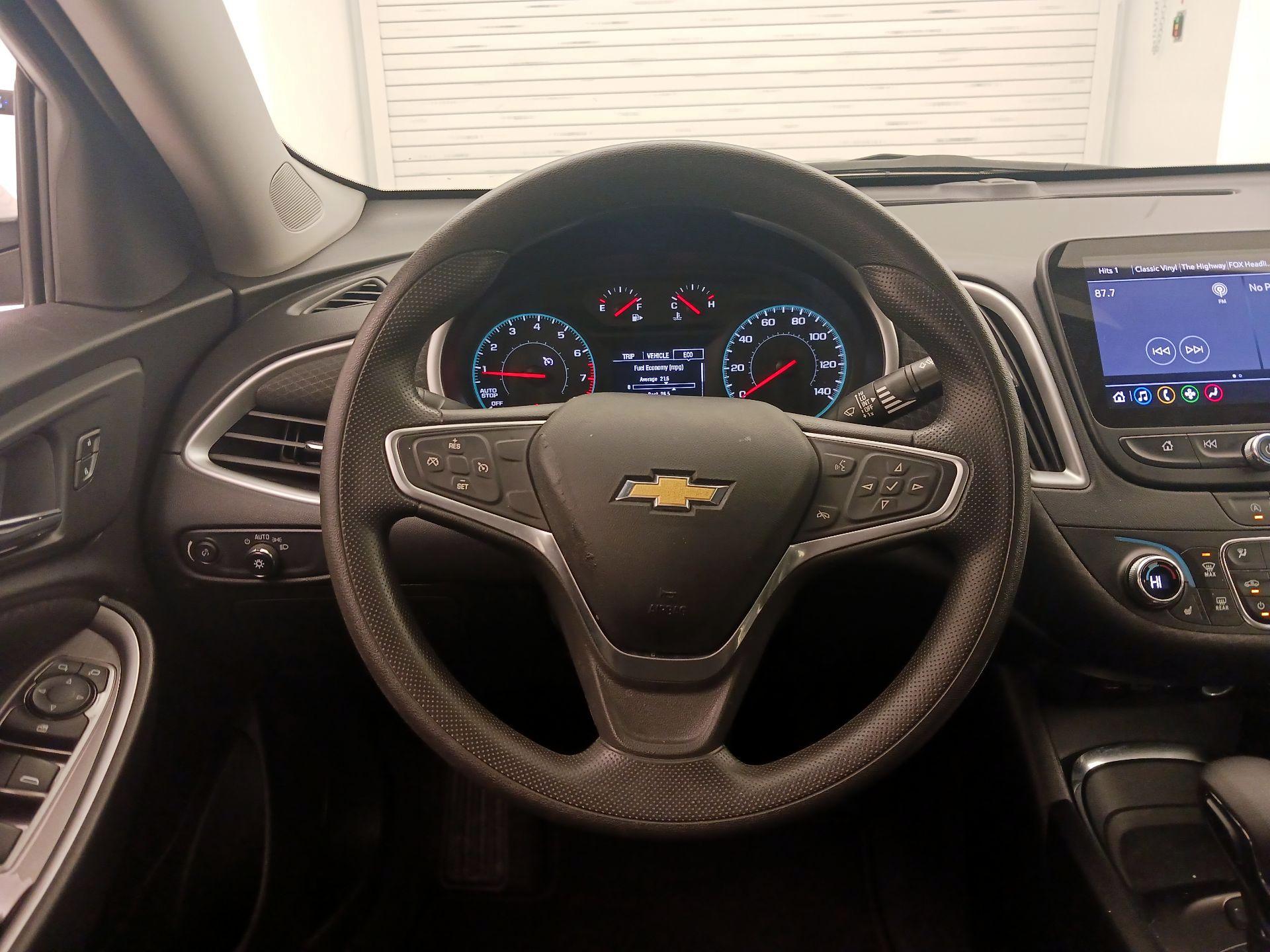 Thumbnail: 2022 Chevrolet Malibu - 10