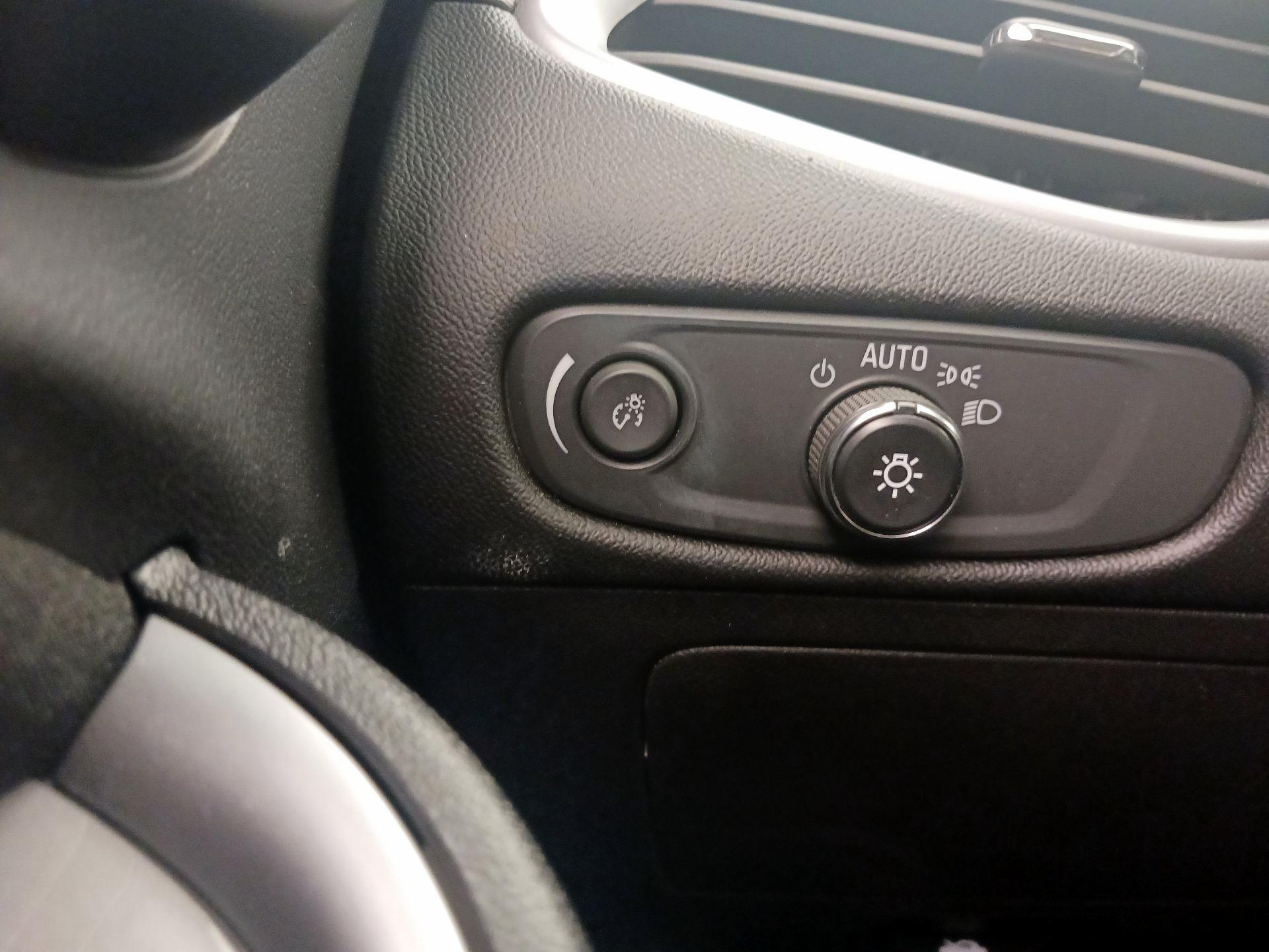 Thumbnail: 2022 Chevrolet Malibu - 13