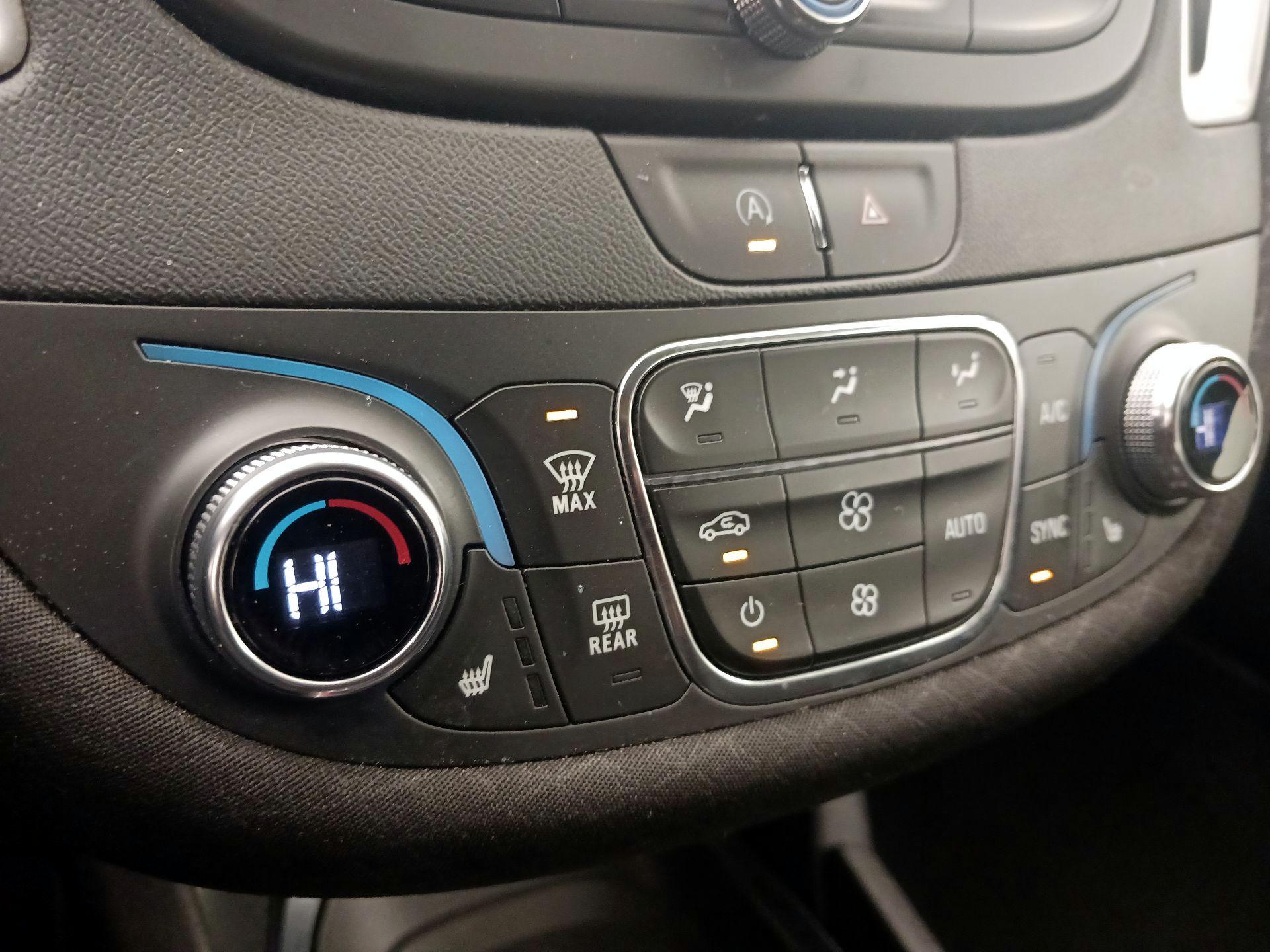 Thumbnail: 2022 Chevrolet Malibu - 16