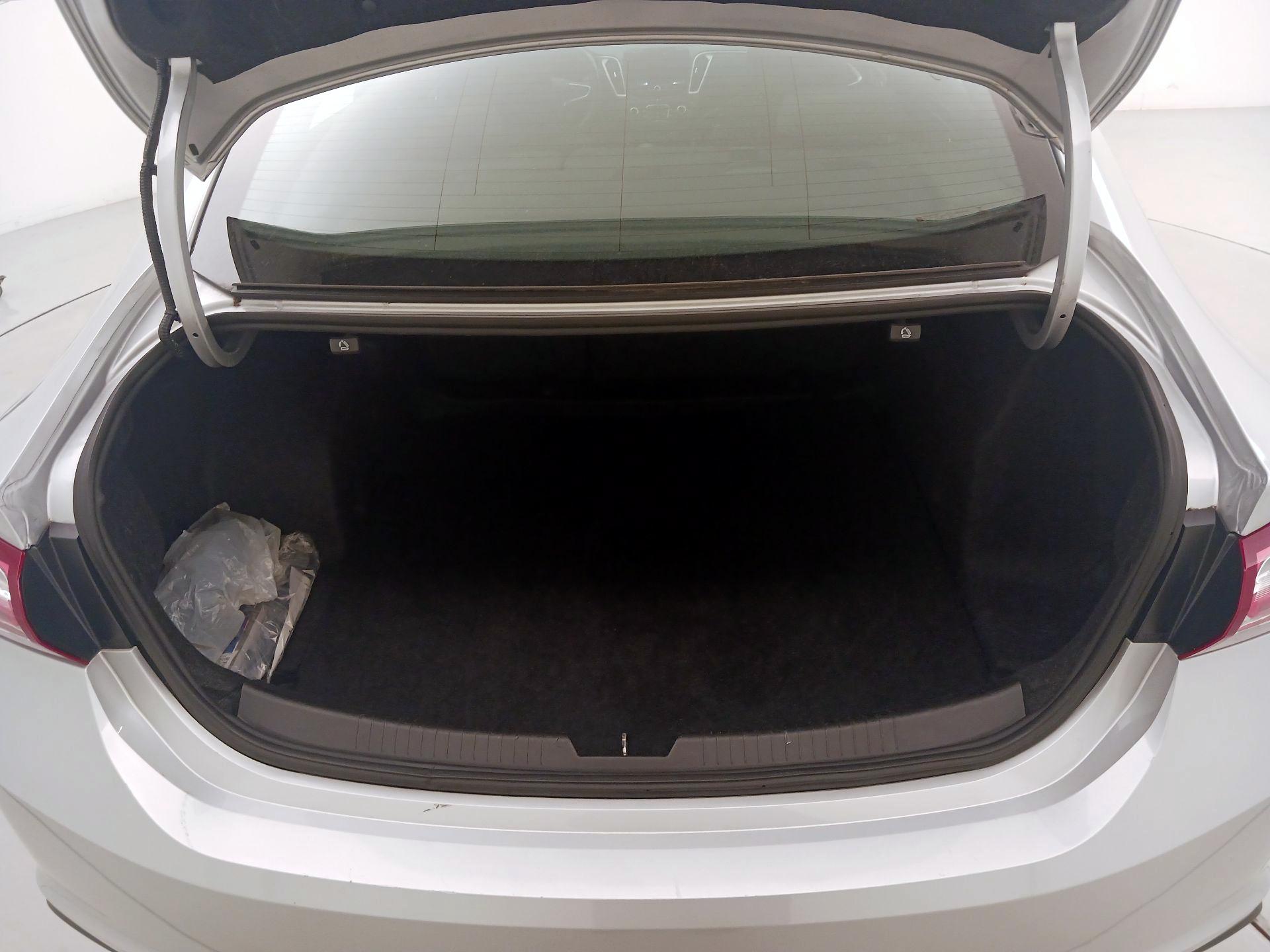 Thumbnail: 2022 Chevrolet Malibu - 20