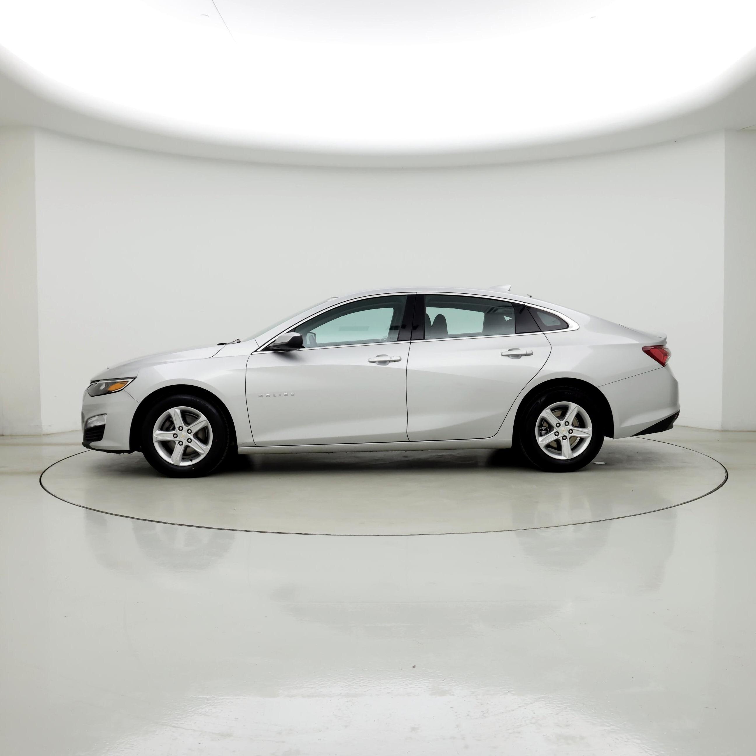 Thumbnail: 2022 Chevrolet Malibu - 3