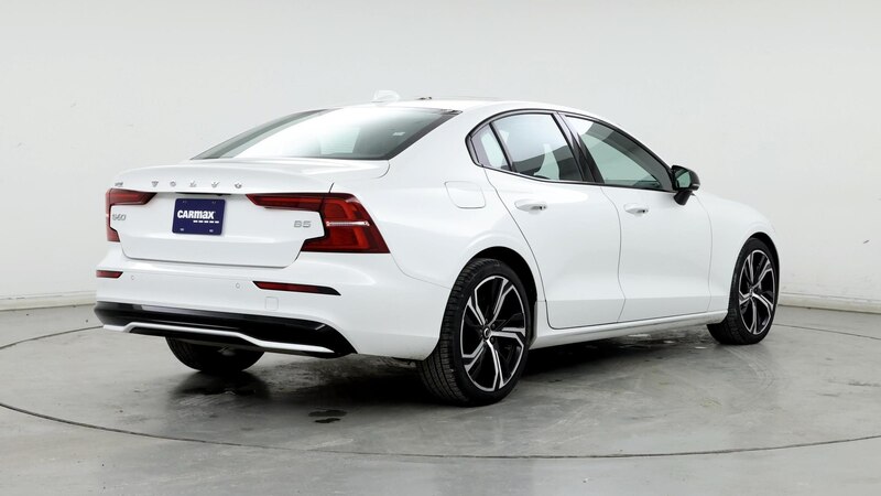 2024 Volvo S60 B5 Core 8