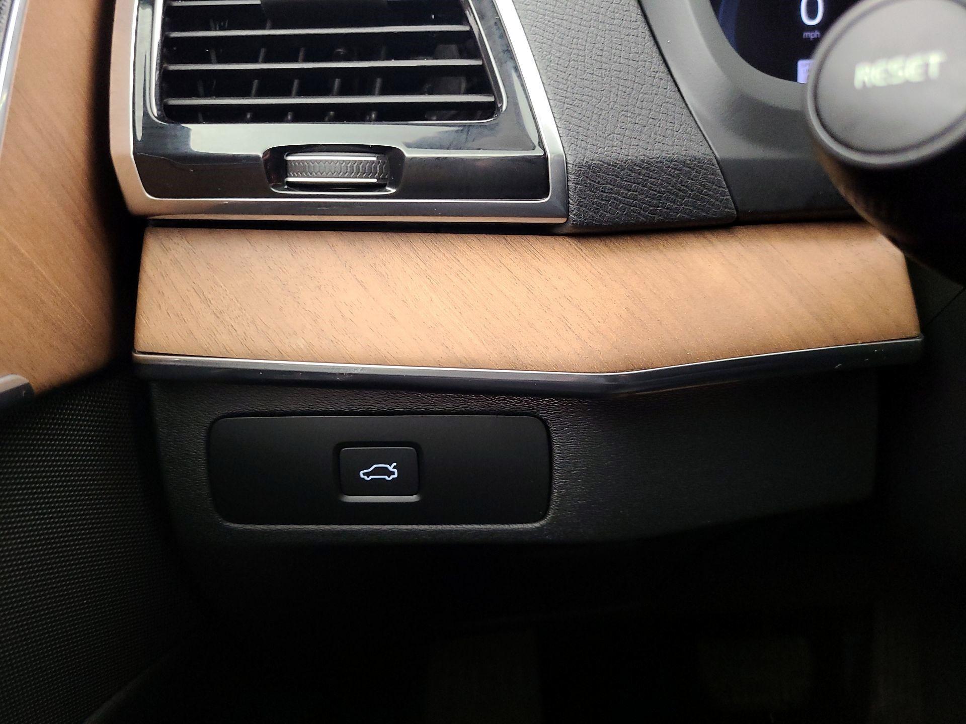 Thumbnail: 2024 Volvo XC90 - 13
