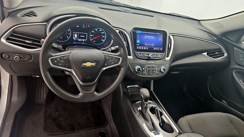 2022 Chevrolet Malibu LT 9