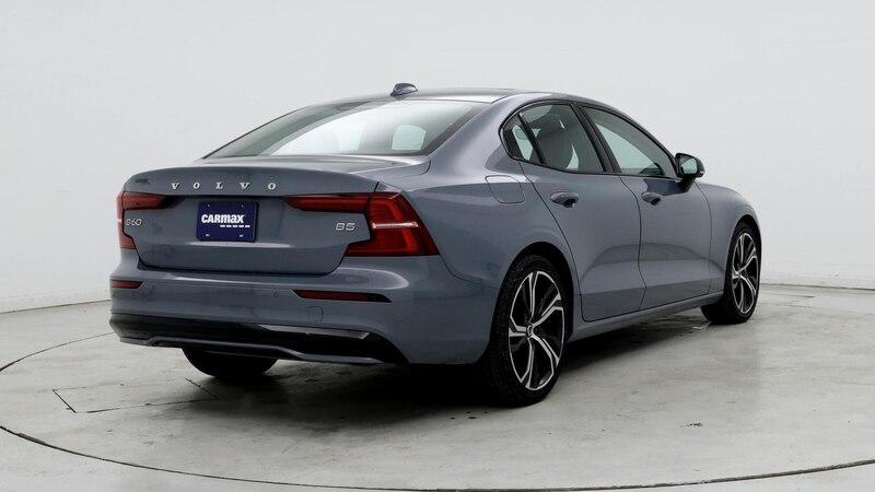 2024 Volvo S60 B5 Core 8