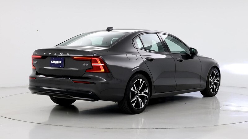 2024 Volvo S60 B5 Core 8