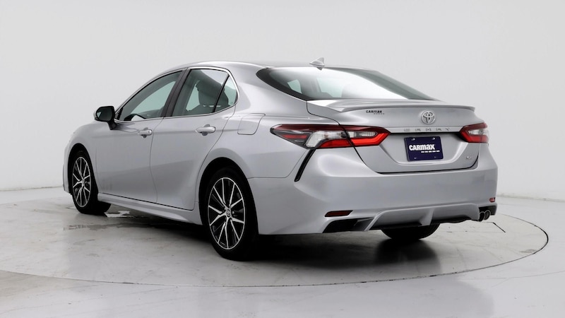 2022 Toyota Camry SE 2