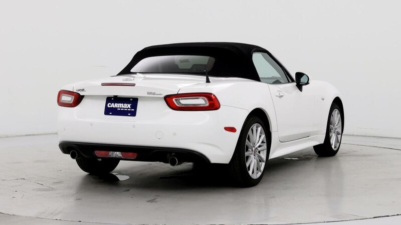 2019 Fiat 124 Spider Lusso 8