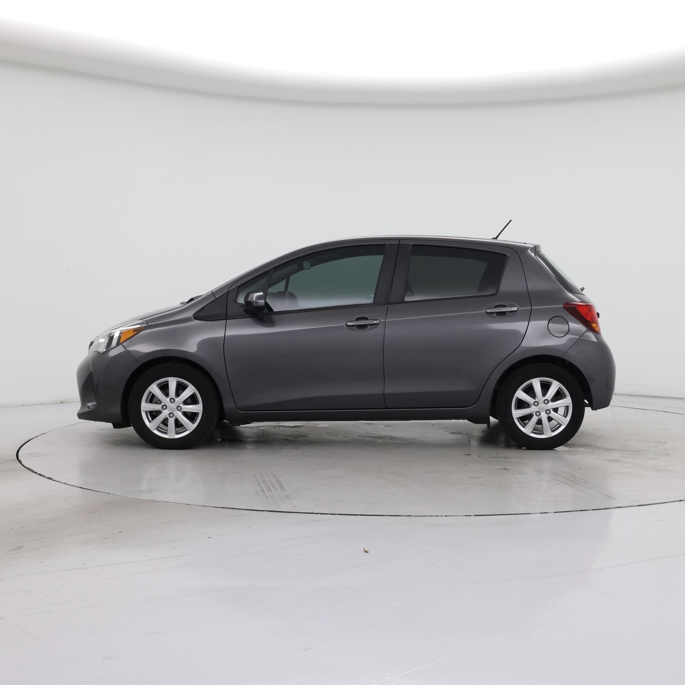 Thumbnail: 2017 Toyota Yaris - 3