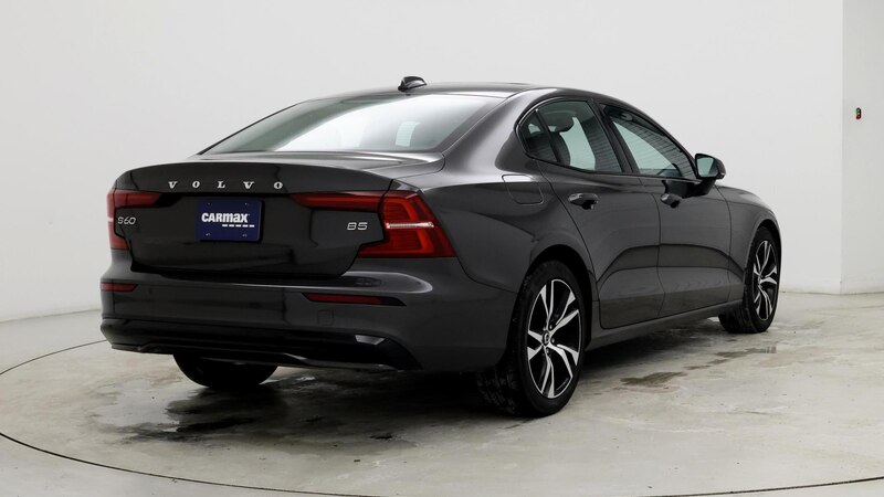 2024 Volvo S60 B5 Core 8