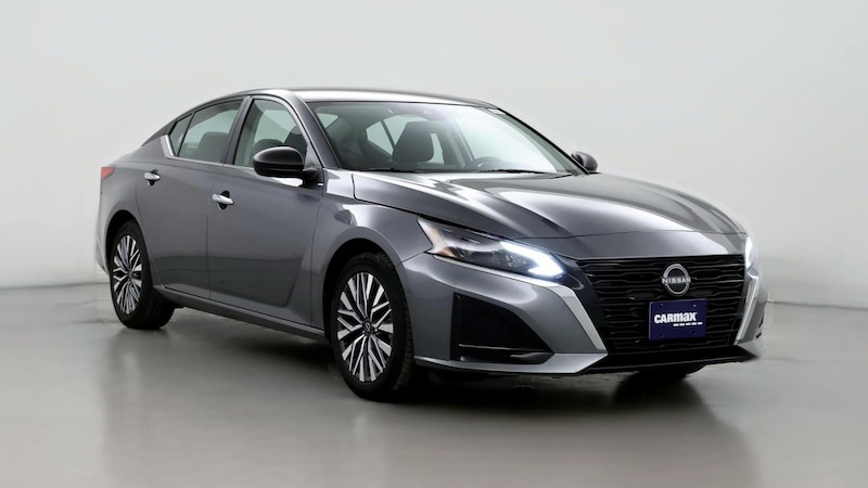 2024 Nissan Altima SV Hero Image