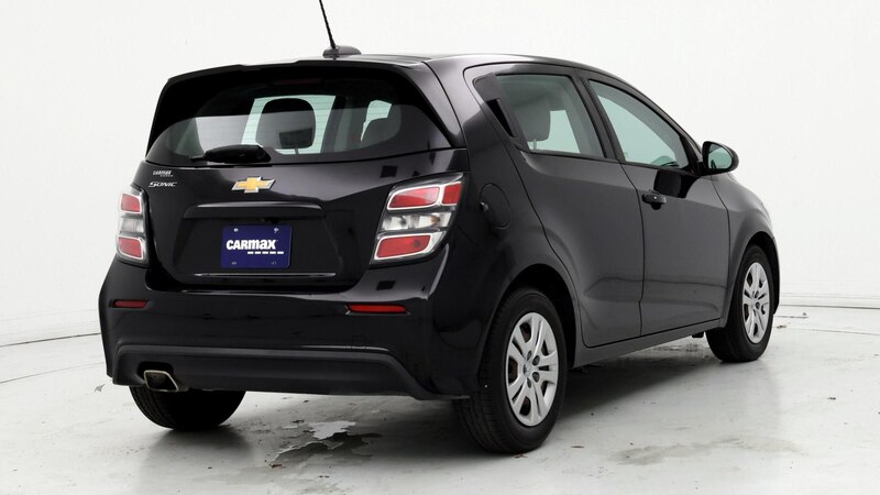 2020 Chevrolet Sonic LT 8