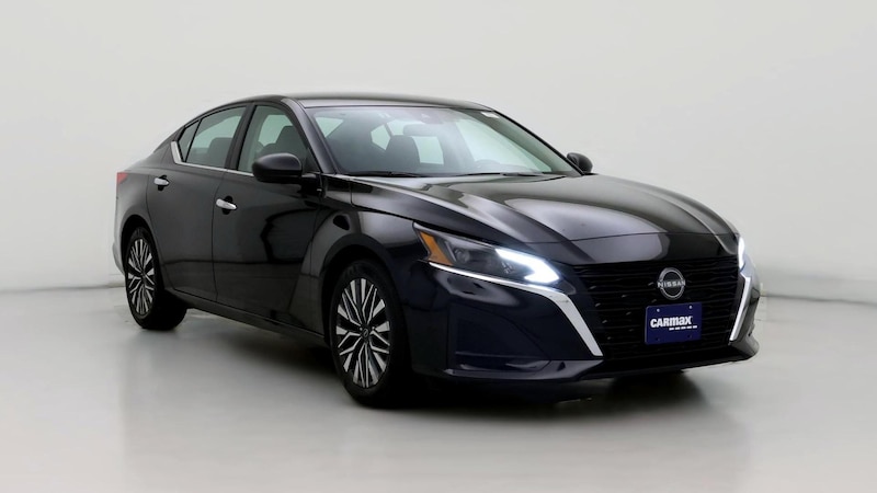 2024 Nissan Altima SV Hero Image