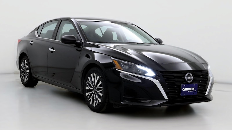 2024 Nissan Altima SV Hero Image