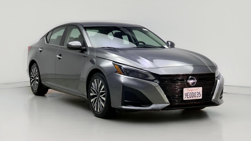 2023 Nissan Altima SV Hero Image