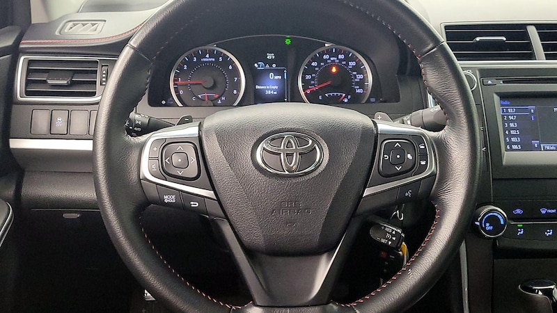 2016 Toyota Camry SE 10