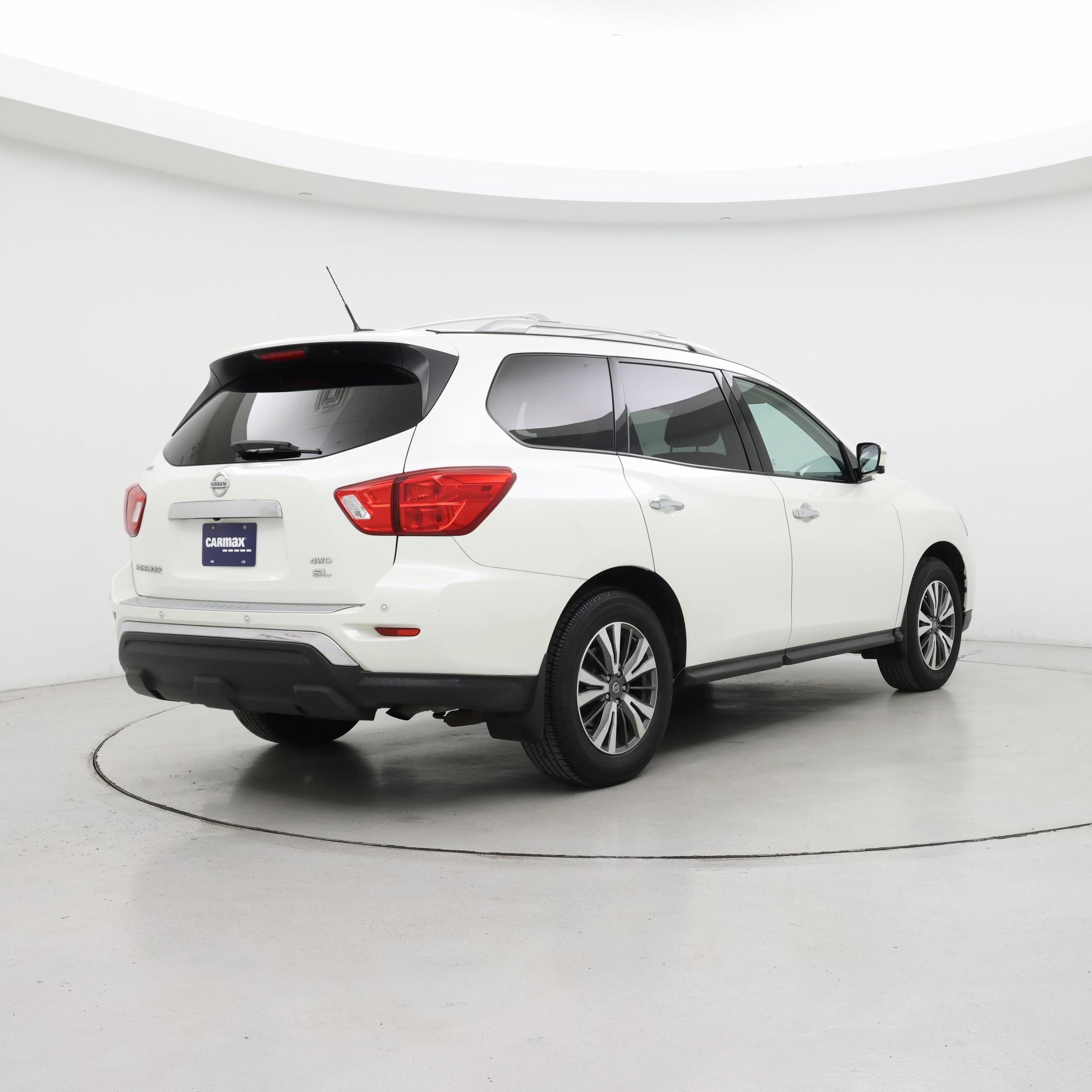 Thumbnail: 2017 Nissan Pathfinder - 8