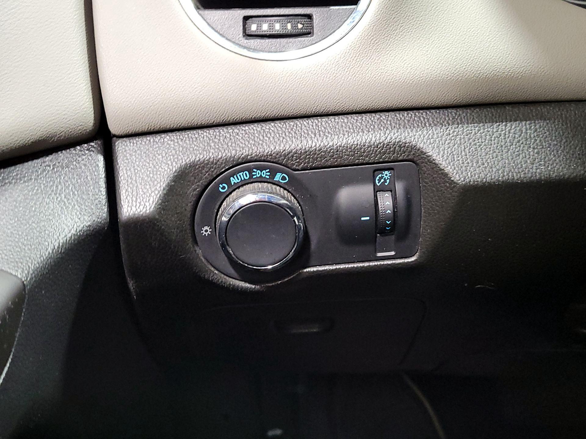 Thumbnail: 2014 Chevrolet Cruze - 13