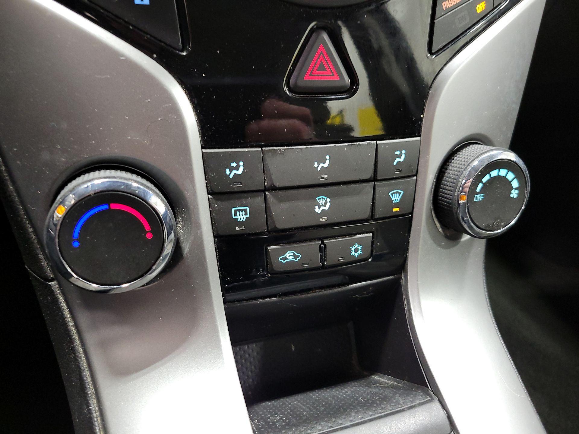 Thumbnail: 2014 Chevrolet Cruze - 15