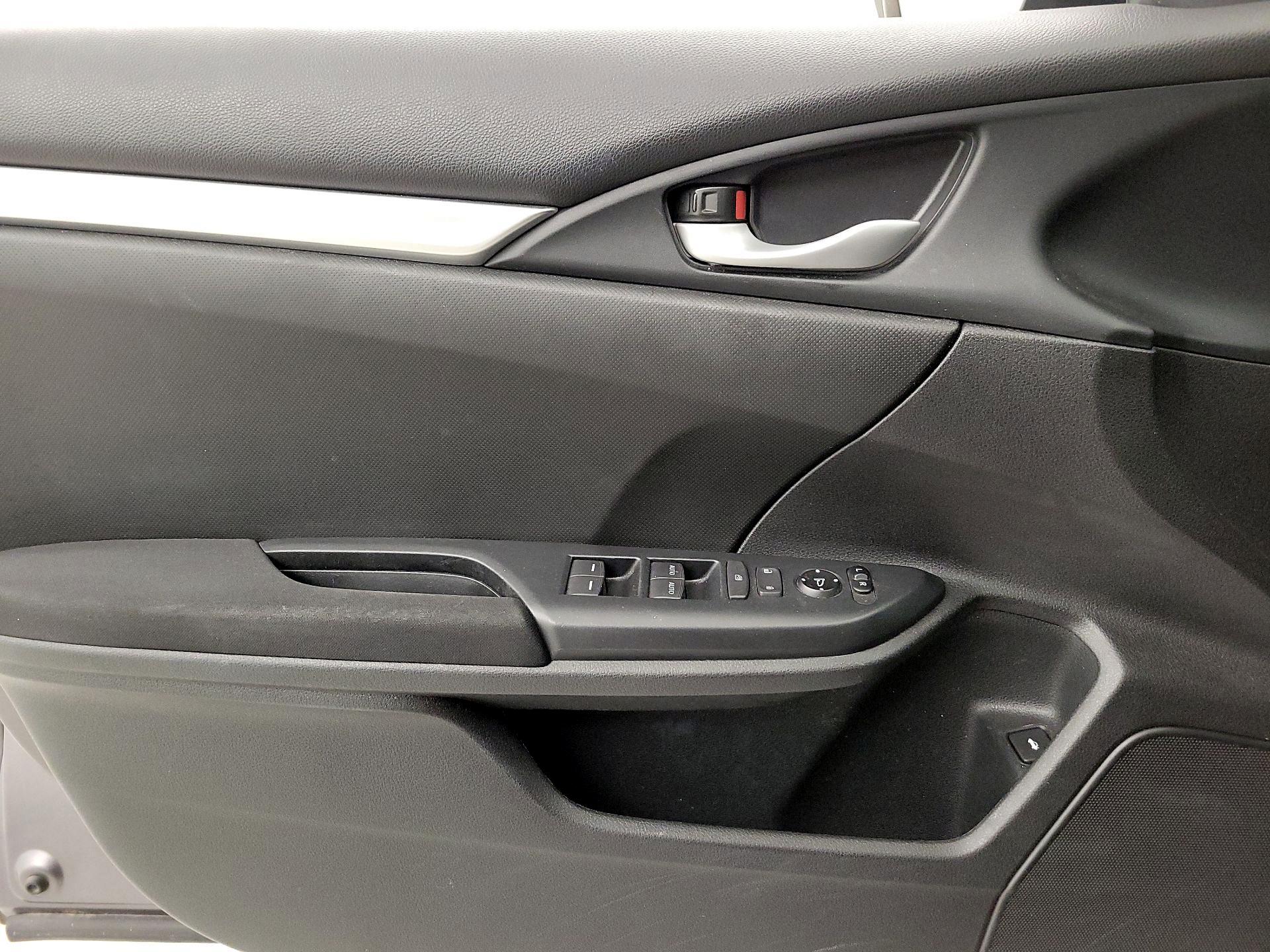 Thumbnail: 2016 Honda Civic - 12