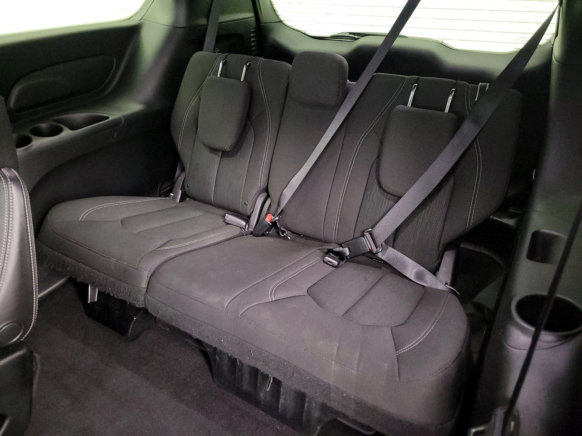 Thumbnail: 2018 Chrysler Pacifica - 20
