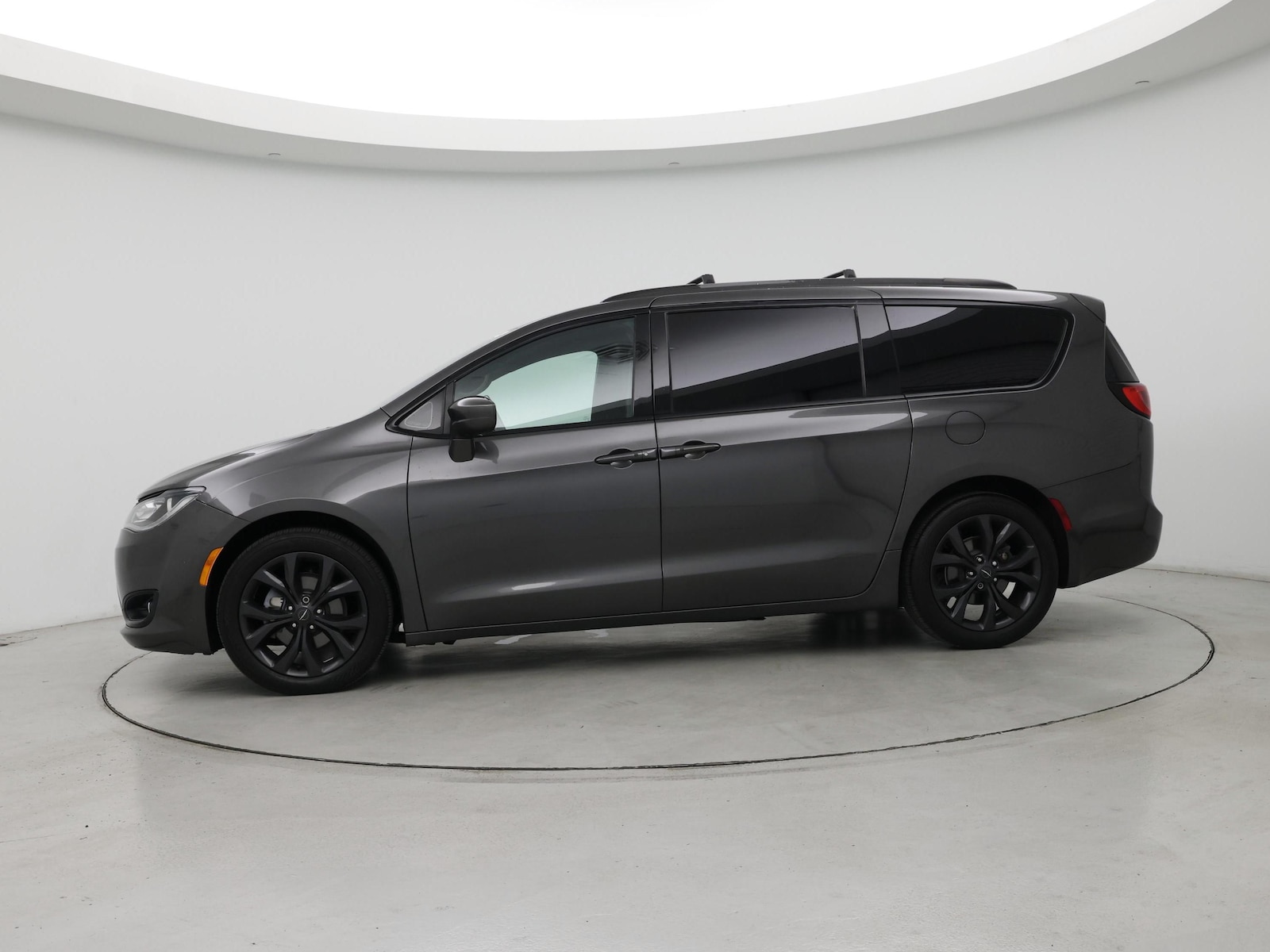 Image 4 of 2018 Chrysler Pacifica Touring Plus