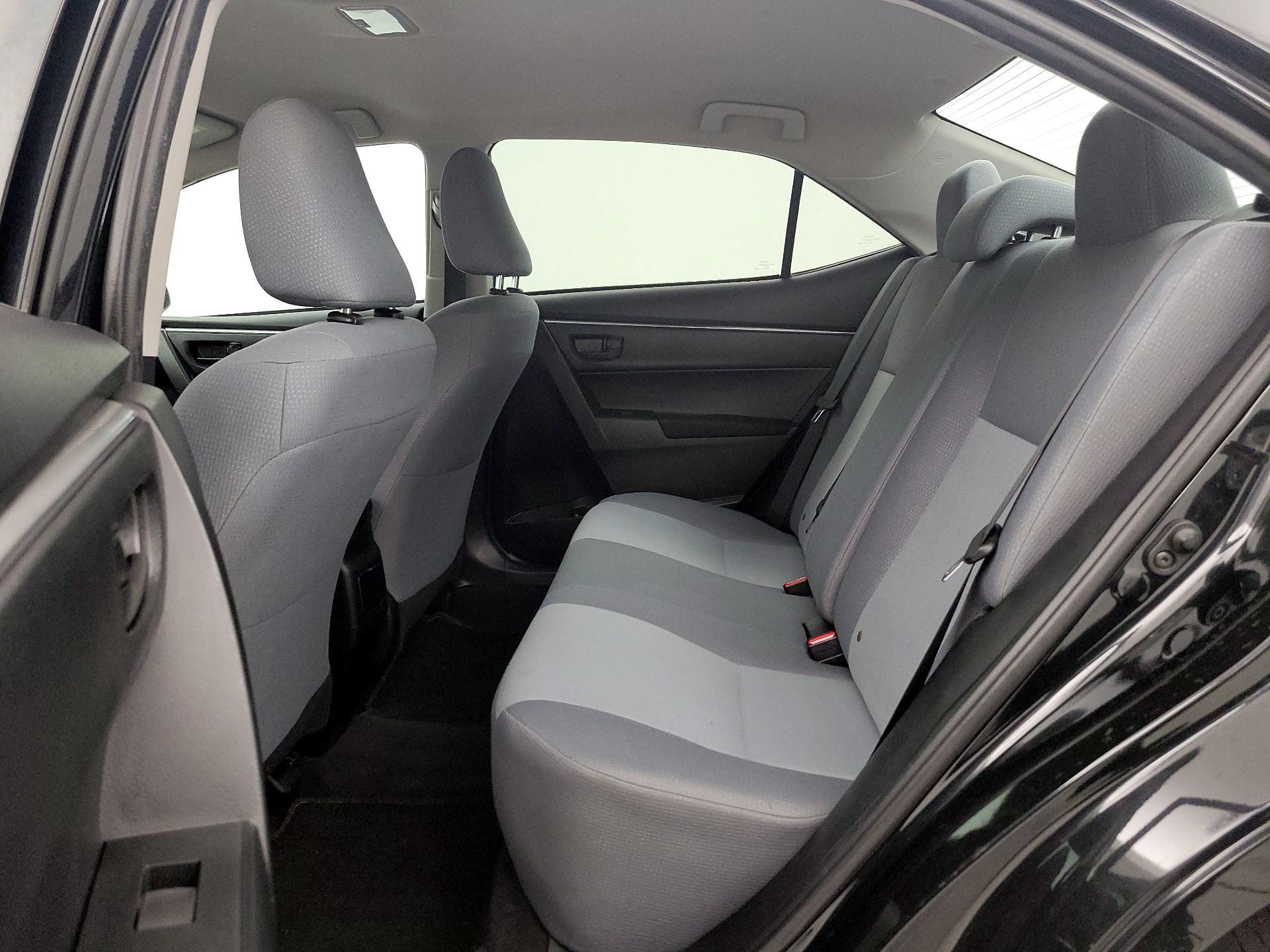Thumbnail: 2015 Toyota Corolla - 18