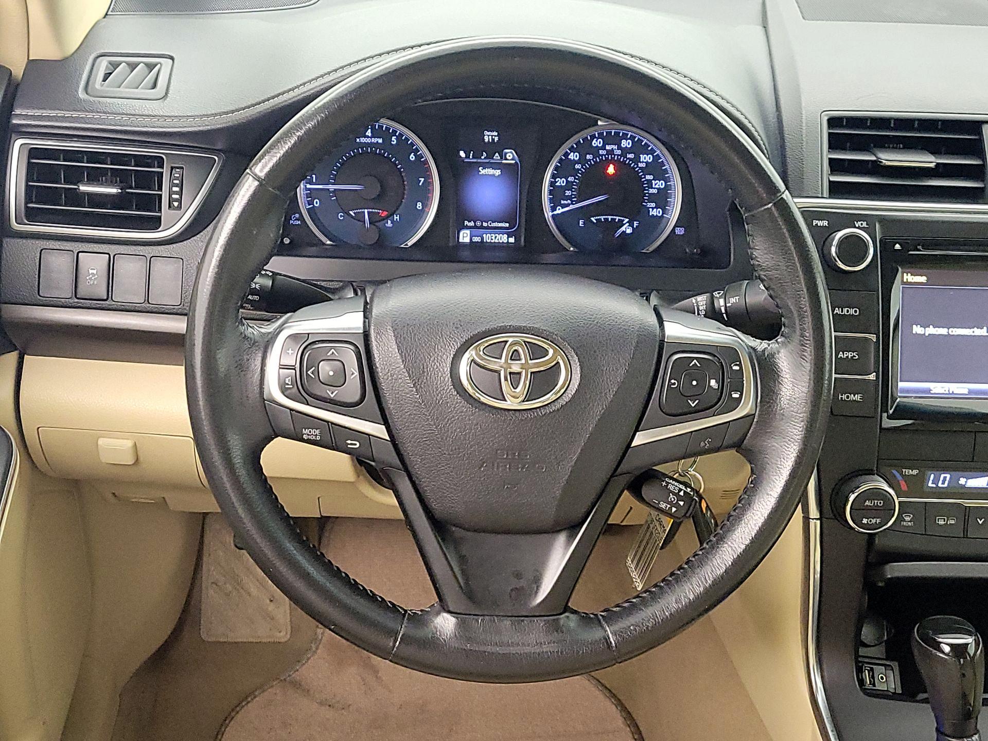 Thumbnail: 2016 Toyota Camry - 10