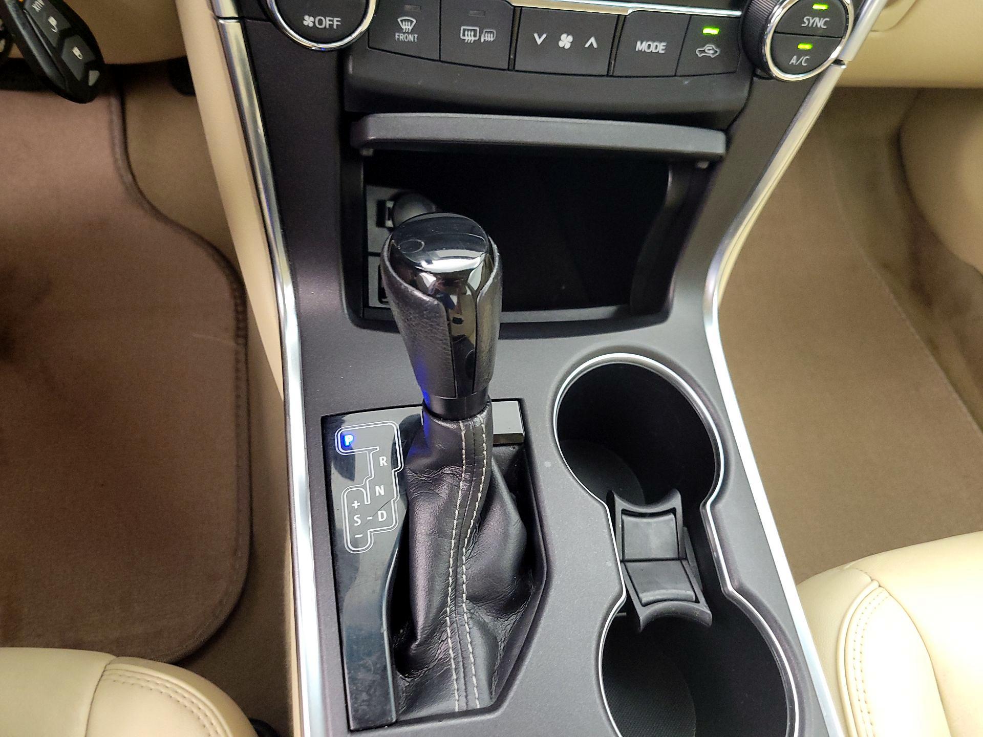 Thumbnail: 2016 Toyota Camry - 16