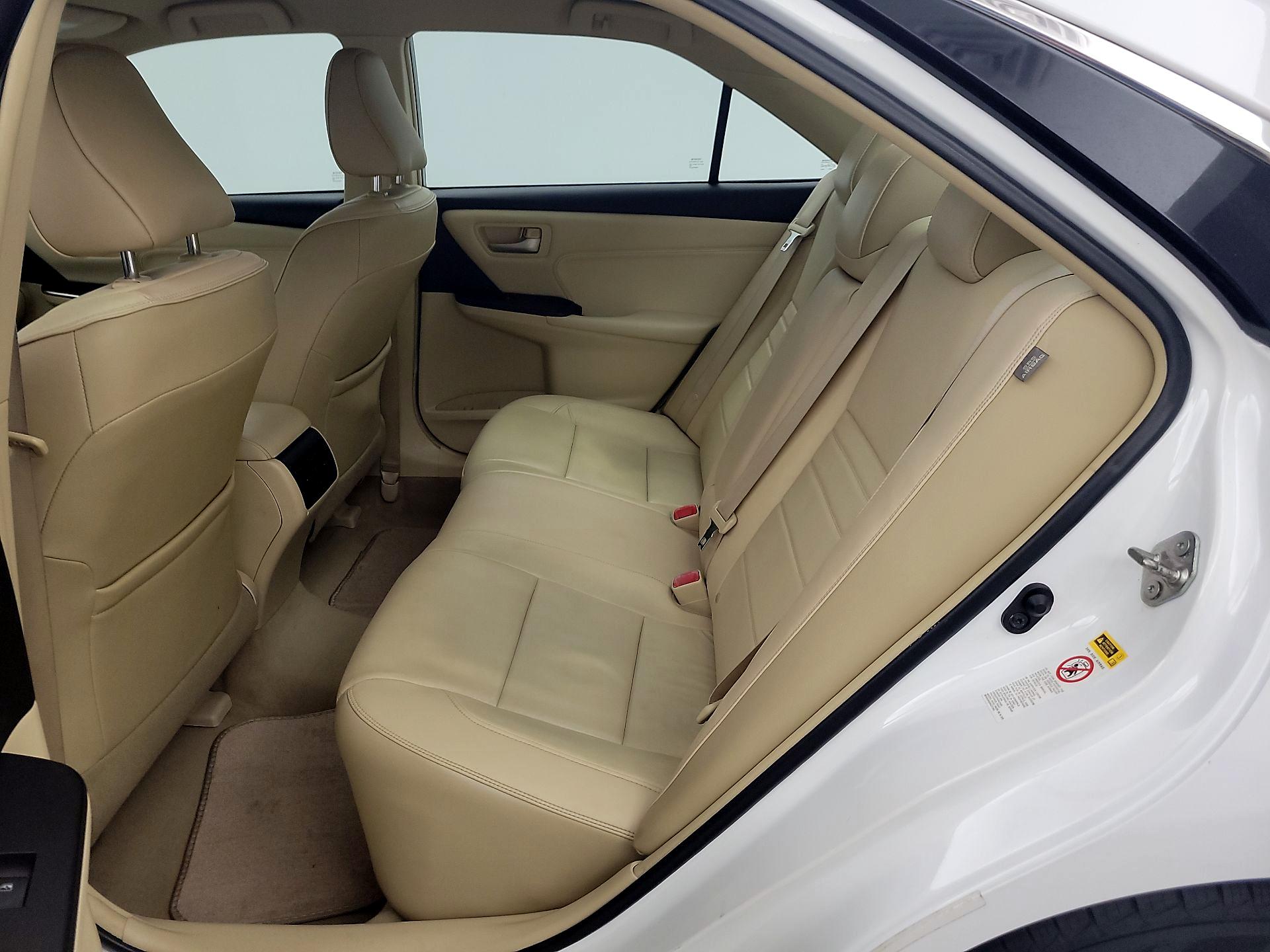 Thumbnail: 2016 Toyota Camry - 18