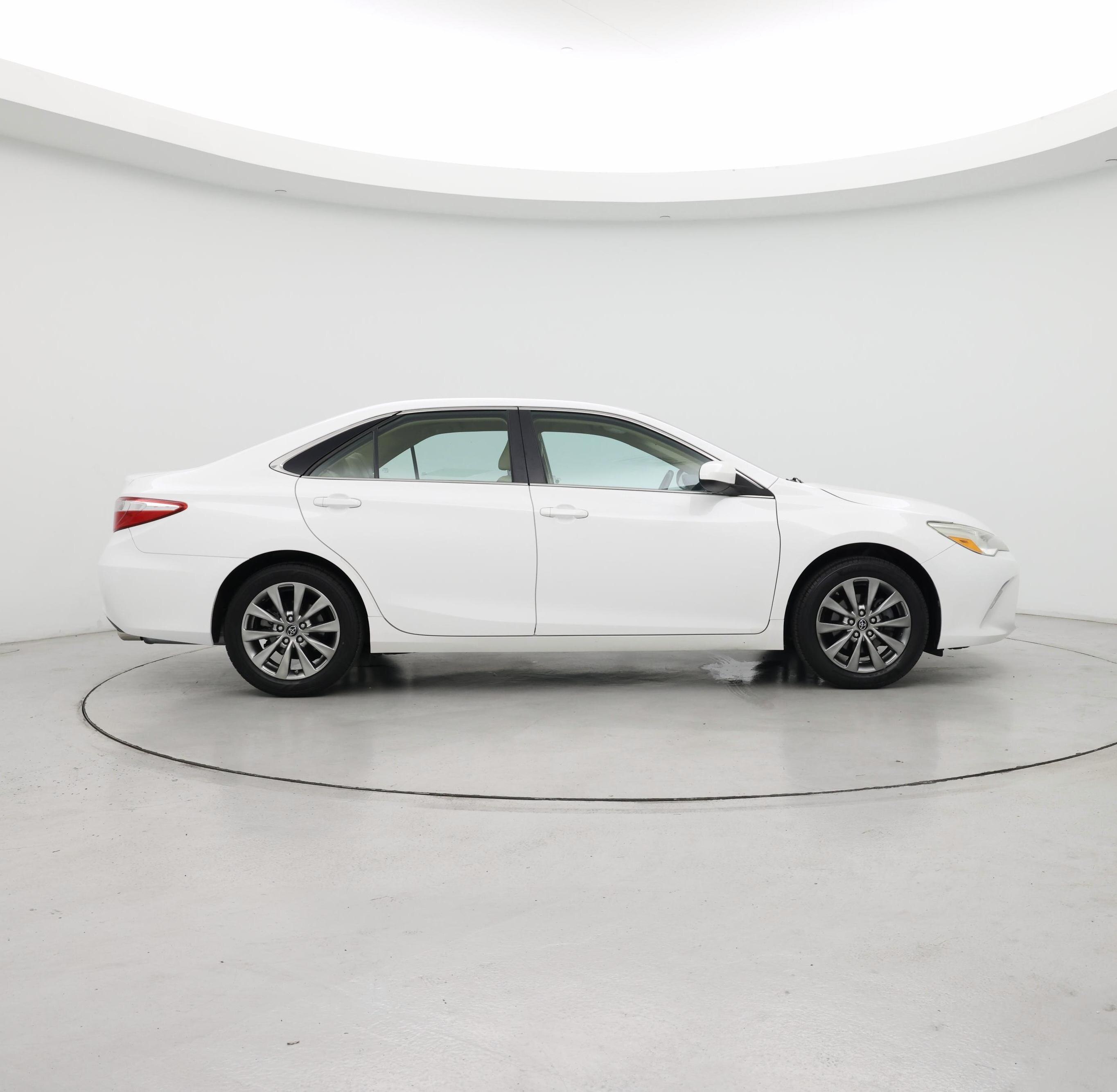 Thumbnail: 2016 Toyota Camry - 7