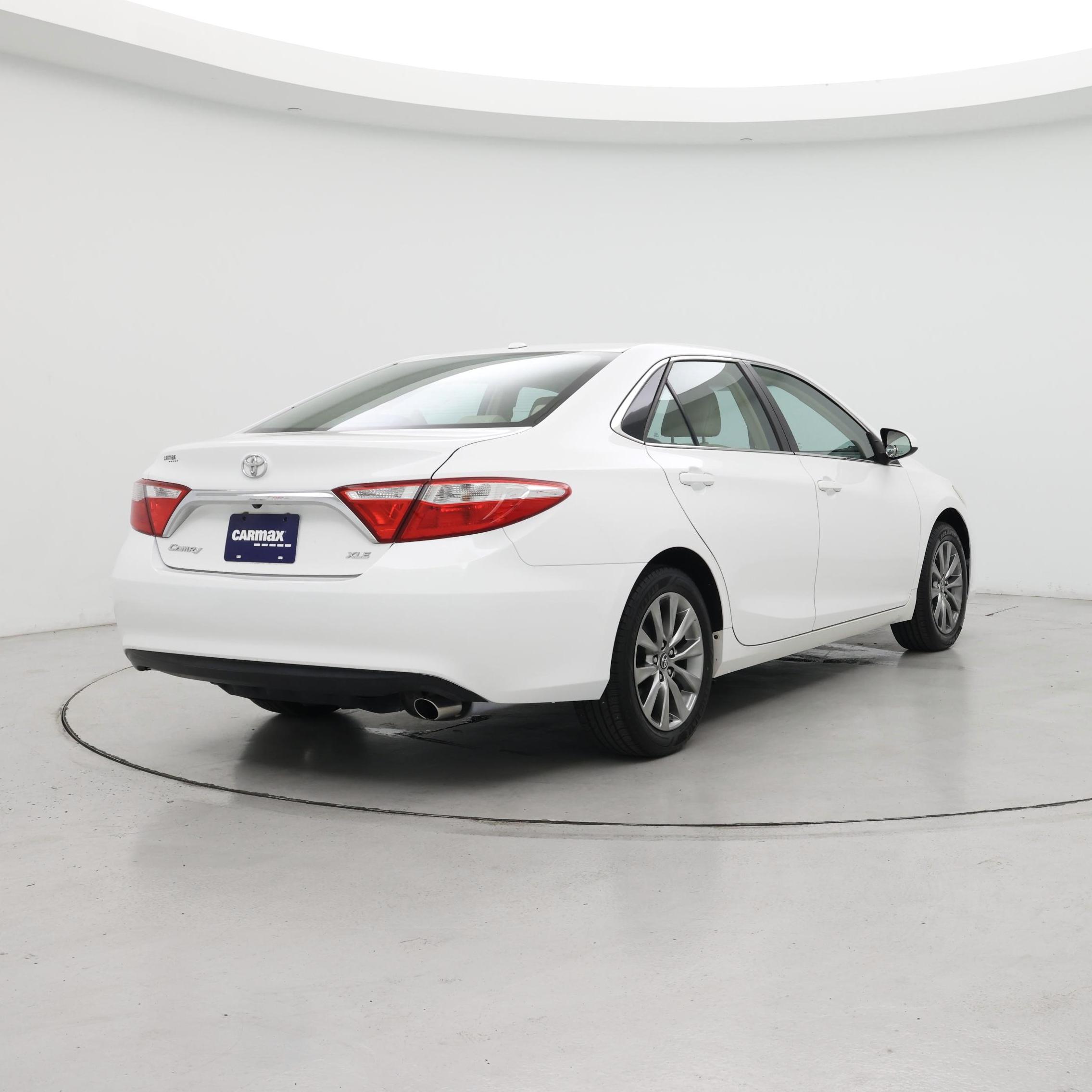 Thumbnail: 2016 Toyota Camry - 8