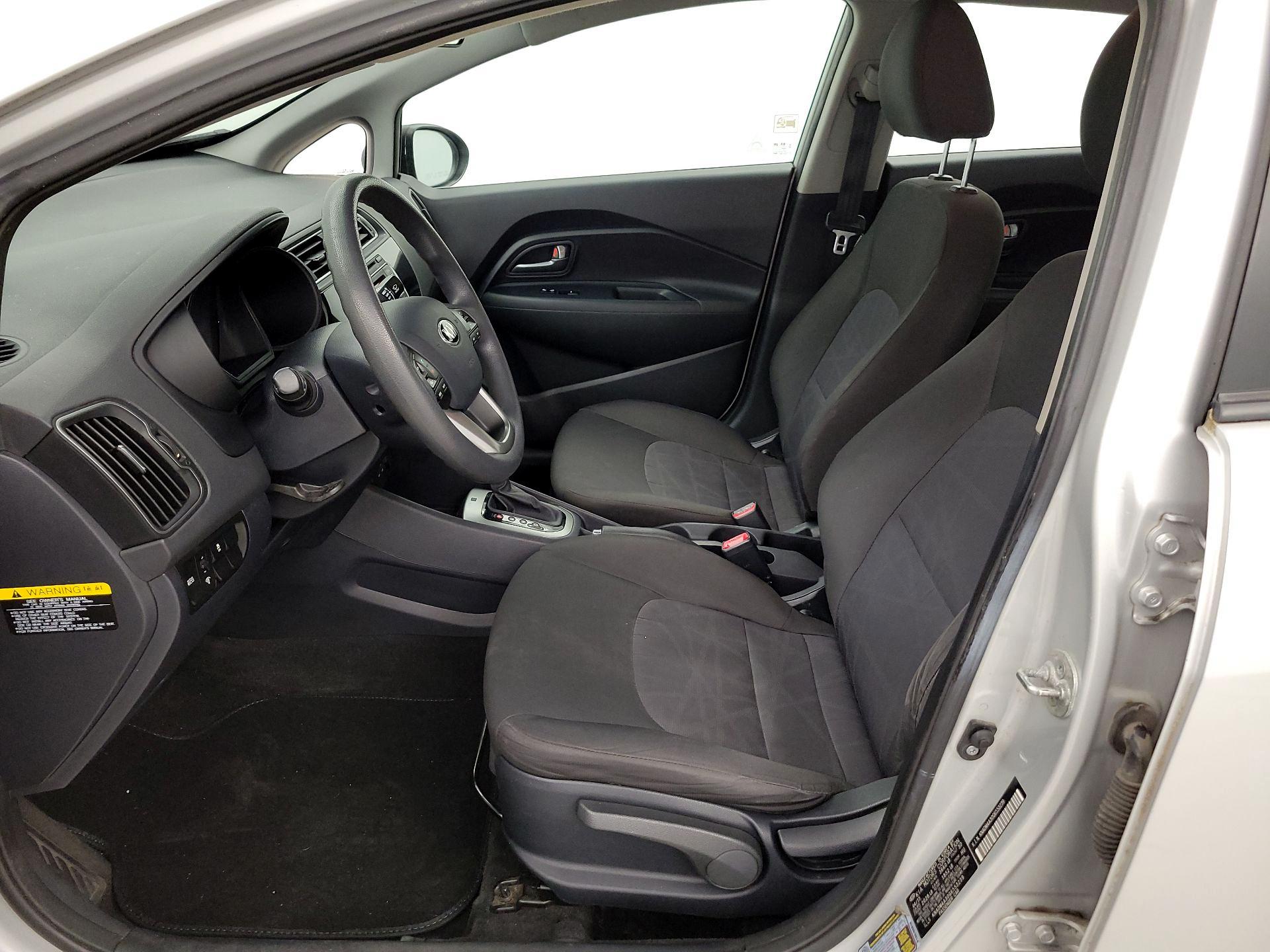 Thumbnail: 2016 Kia Rio - 11