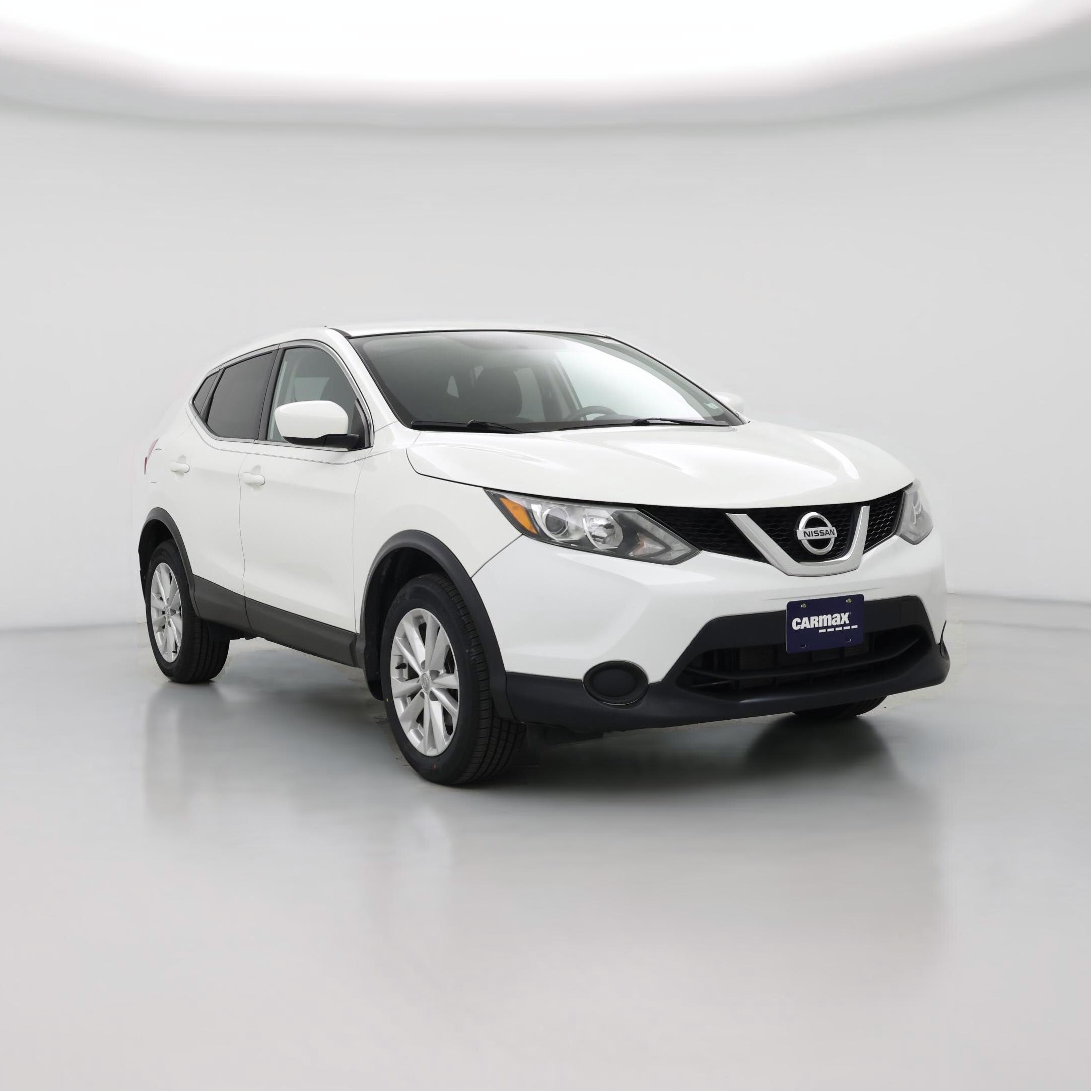 Thumbnail: 2017 Nissan Rogue Sport - 1