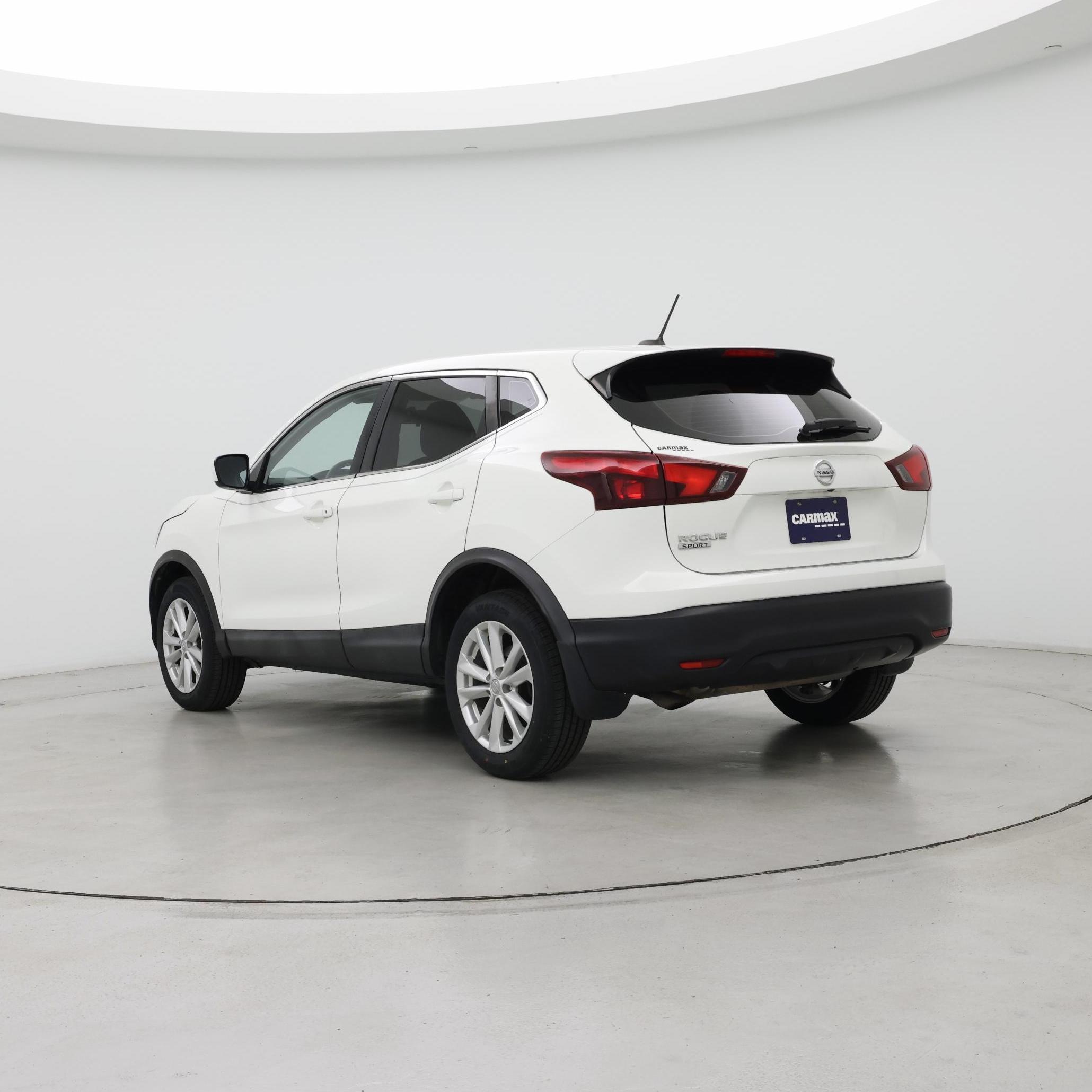 Thumbnail: 2017 Nissan Rogue Sport - 2