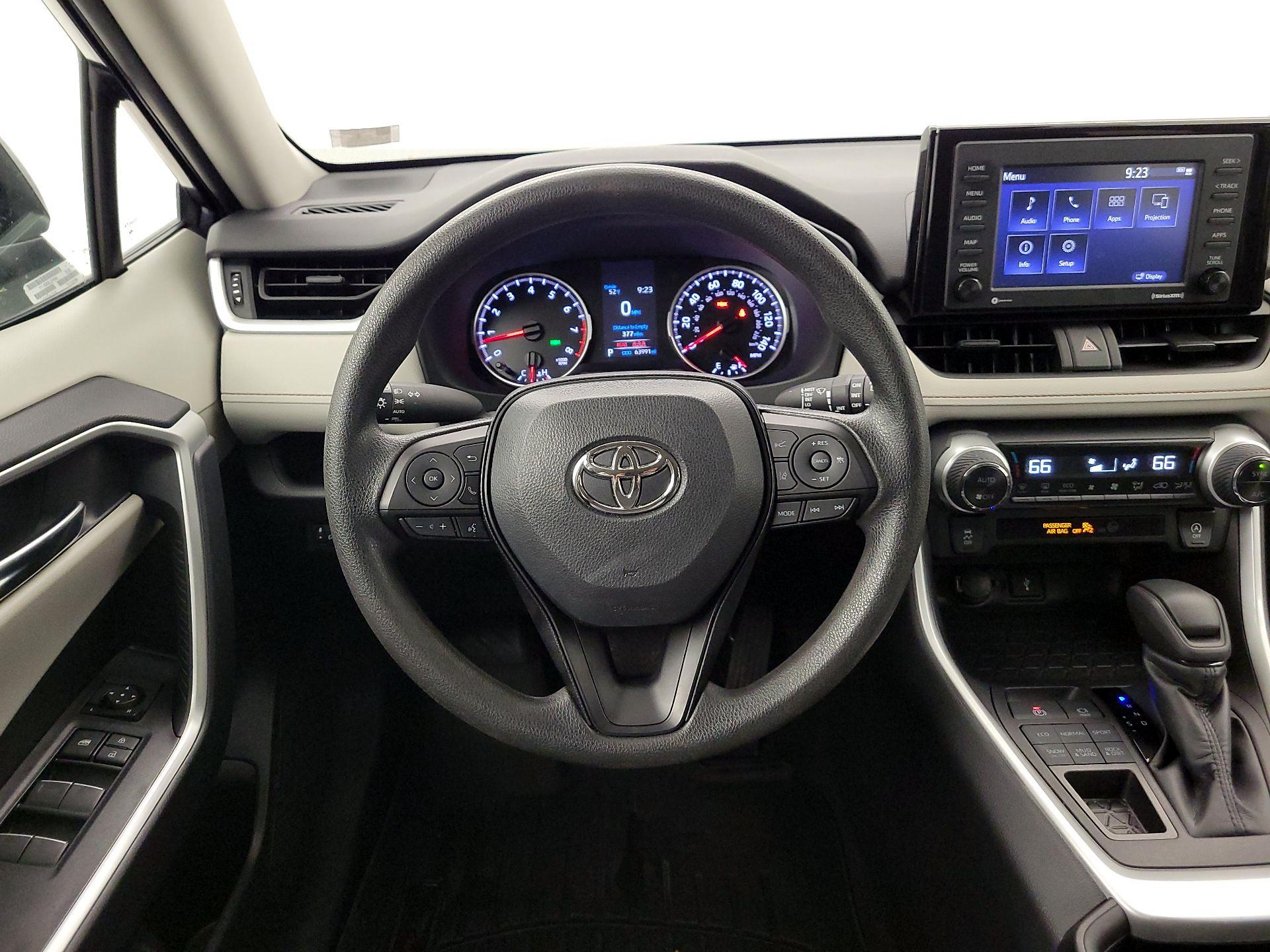 Thumbnail: 2022 Toyota RAV4 - 10