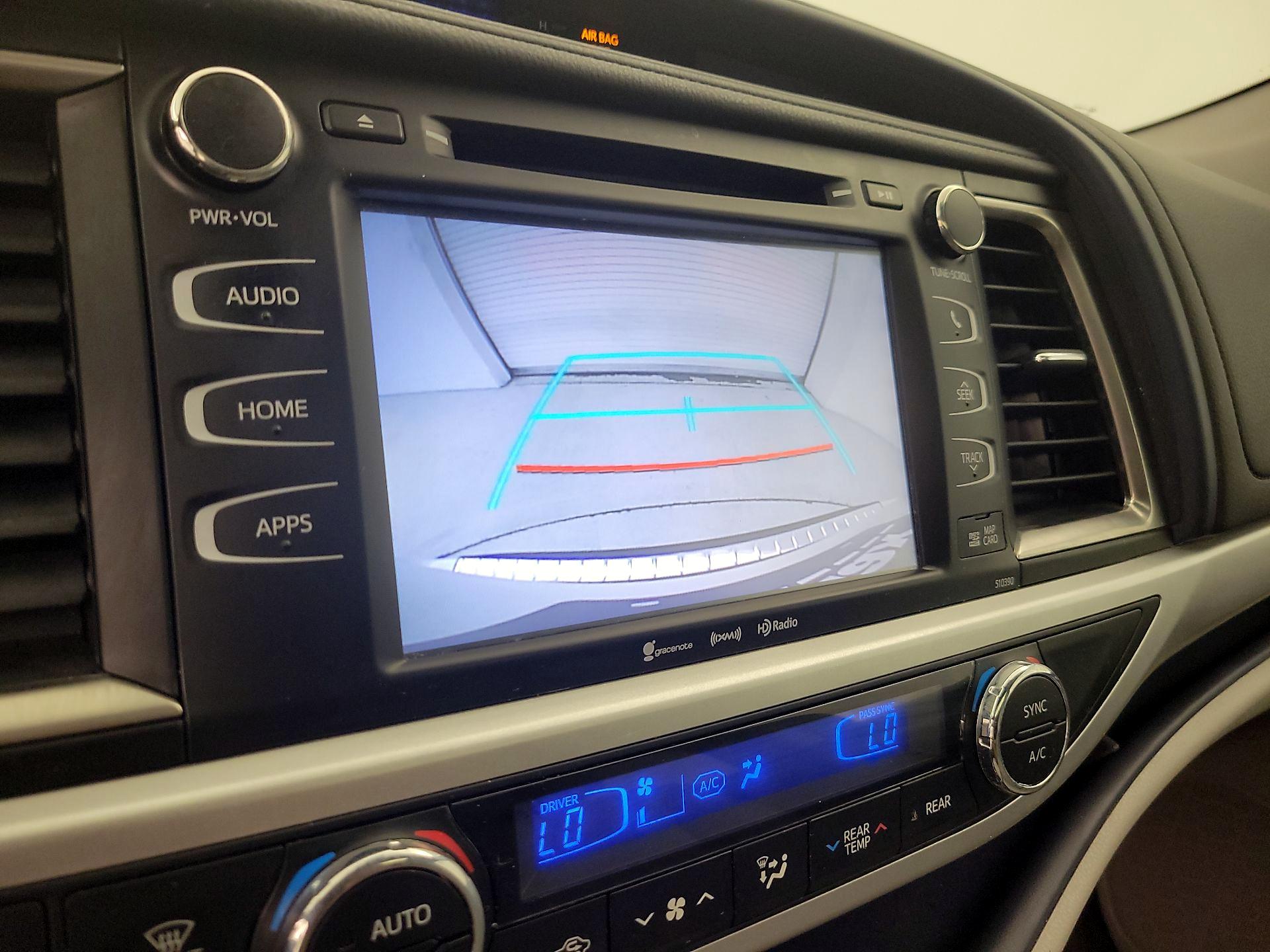 Thumbnail: 2019 Toyota Highlander - 14