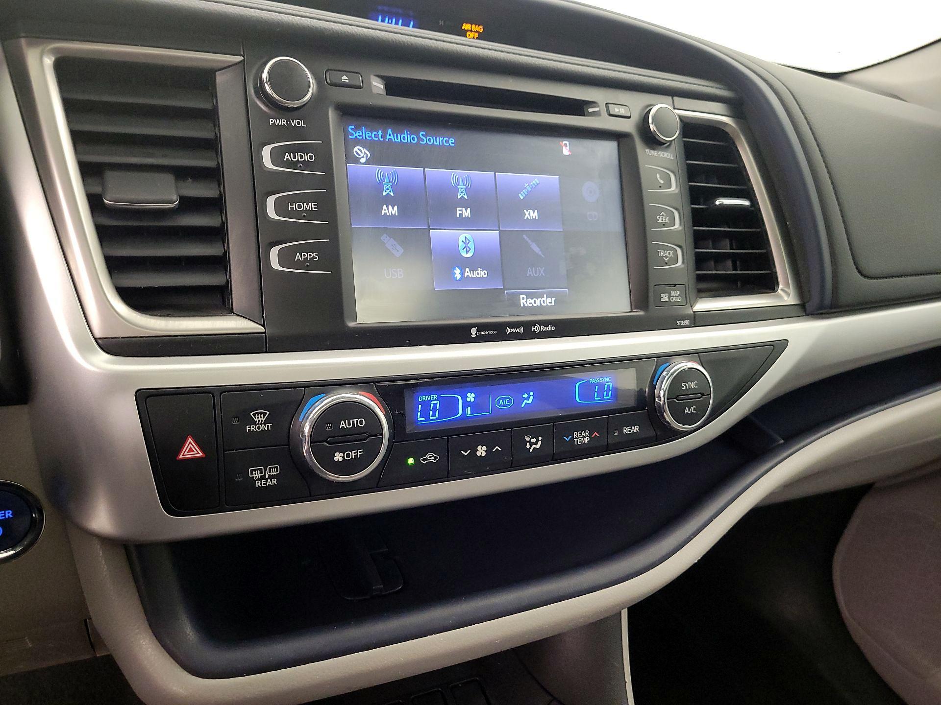Thumbnail: 2019 Toyota Highlander - 15