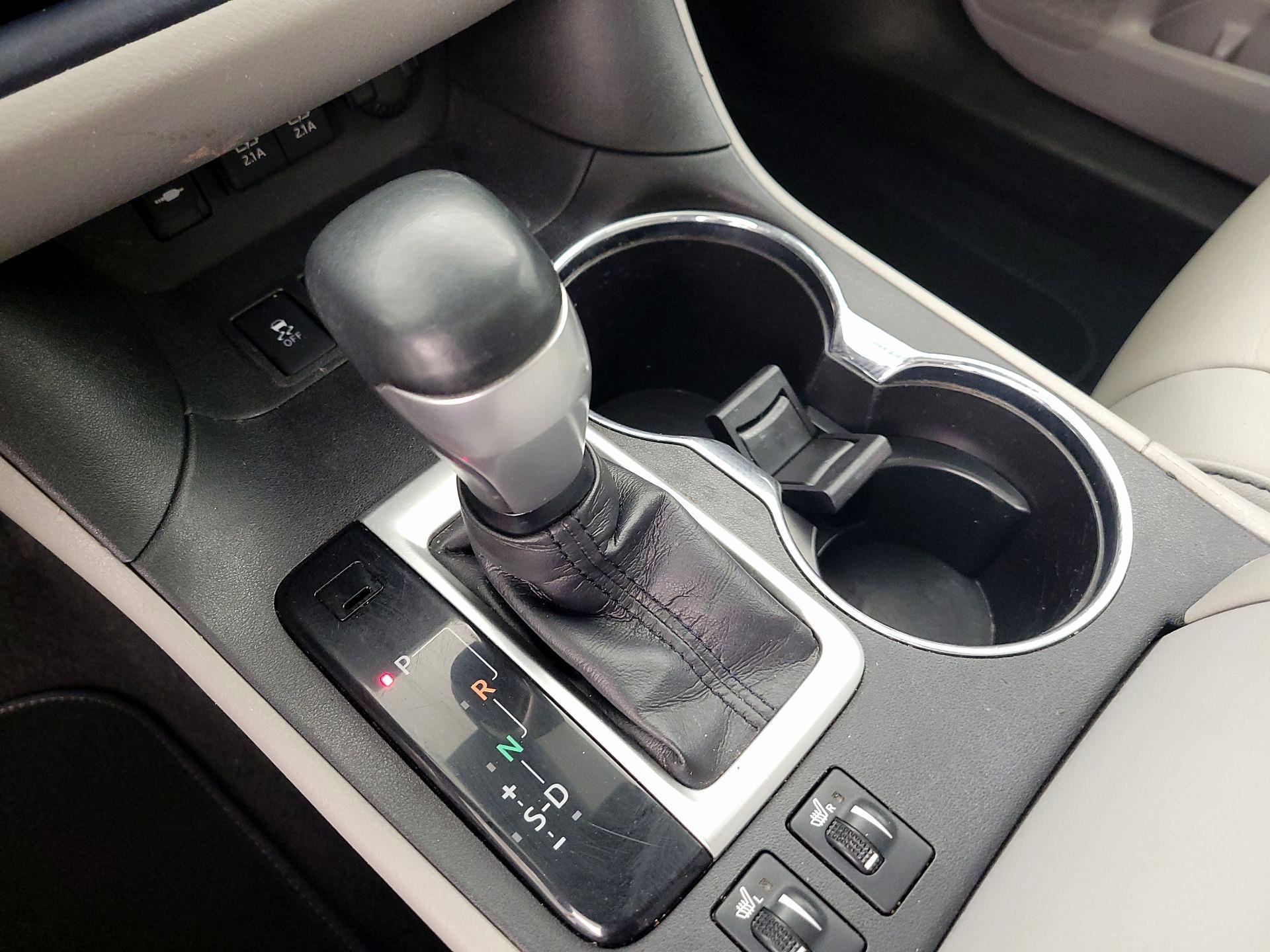 Thumbnail: 2019 Toyota Highlander - 17