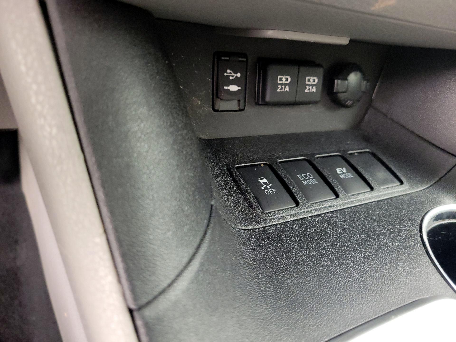 Thumbnail: 2019 Toyota Highlander - 18