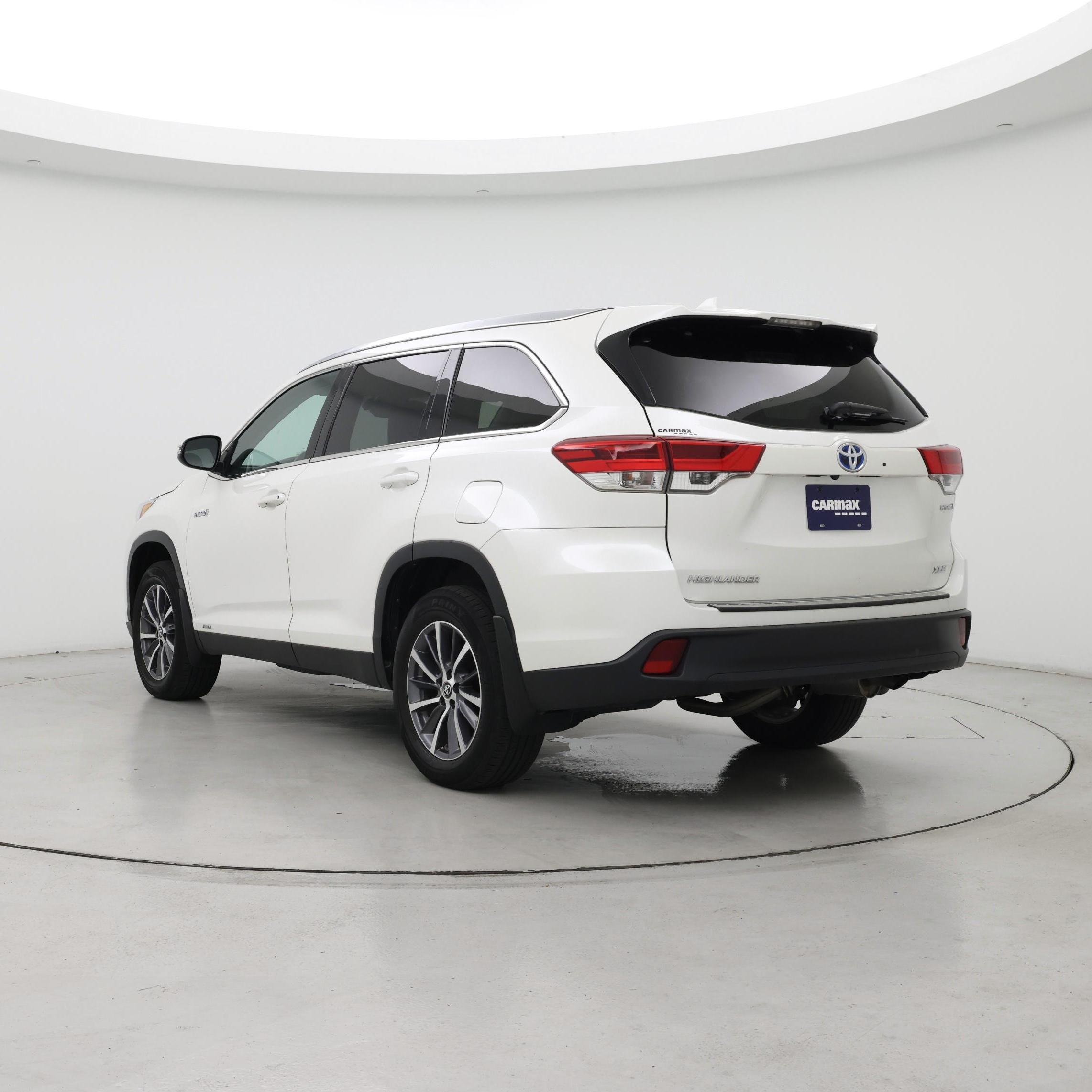 Thumbnail: 2019 Toyota Highlander - 2