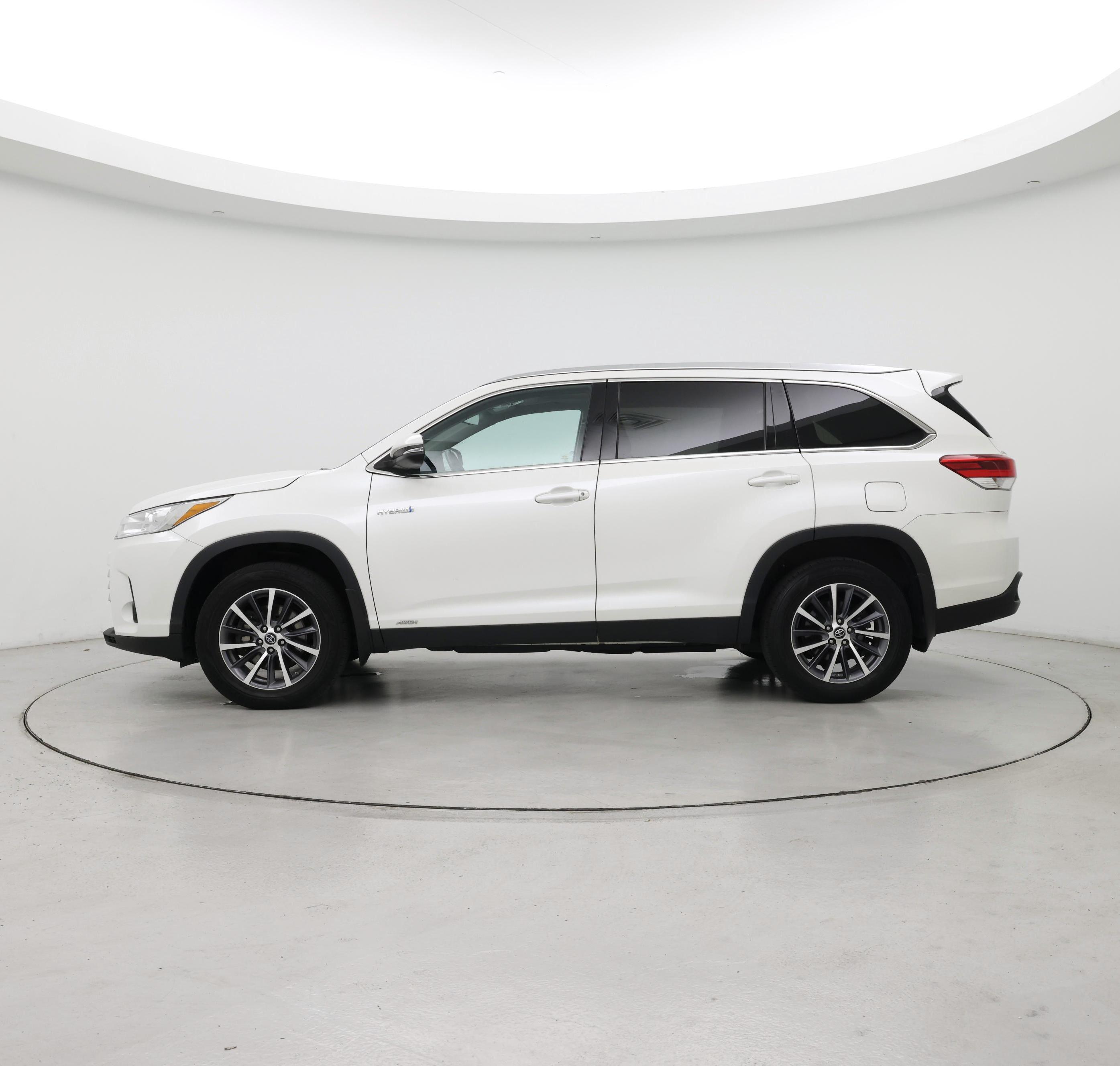 Thumbnail: 2019 Toyota Highlander - 3